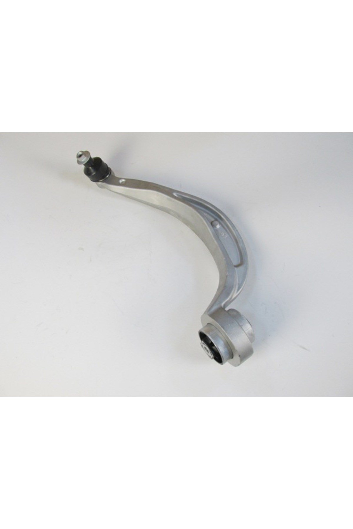 Audi A4- 15/18; Ön Alt Tabla Sağ Eğri Tip Burçlu/Rotilli (65 Mm M12) (Salıncak) Alüminyum 8K0407694F