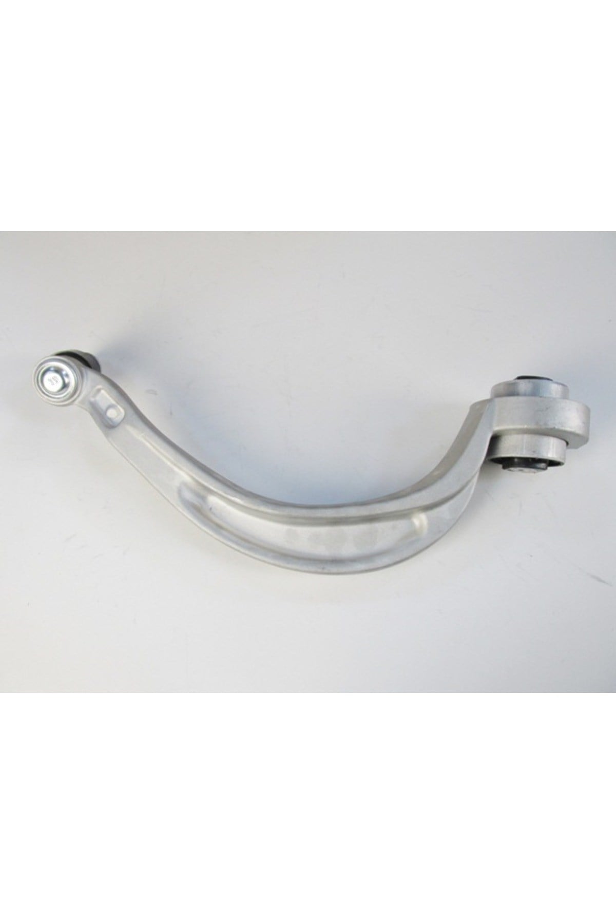 Audi A4- 15/18; Ön Alt Tabla Sağ Eğri Tip Burçlu/Rotilli (65 Mm M12) (Salıncak) Alüminyum 8K0407694F