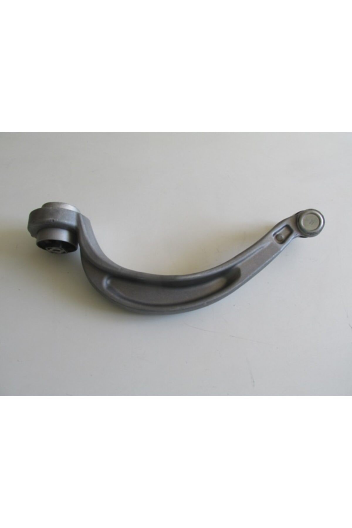 Audı q5 10/12 ön alt tabla sol eğri tip burçlu/rotilli (65 mm m14) (salıncak) alüminyum (sh)