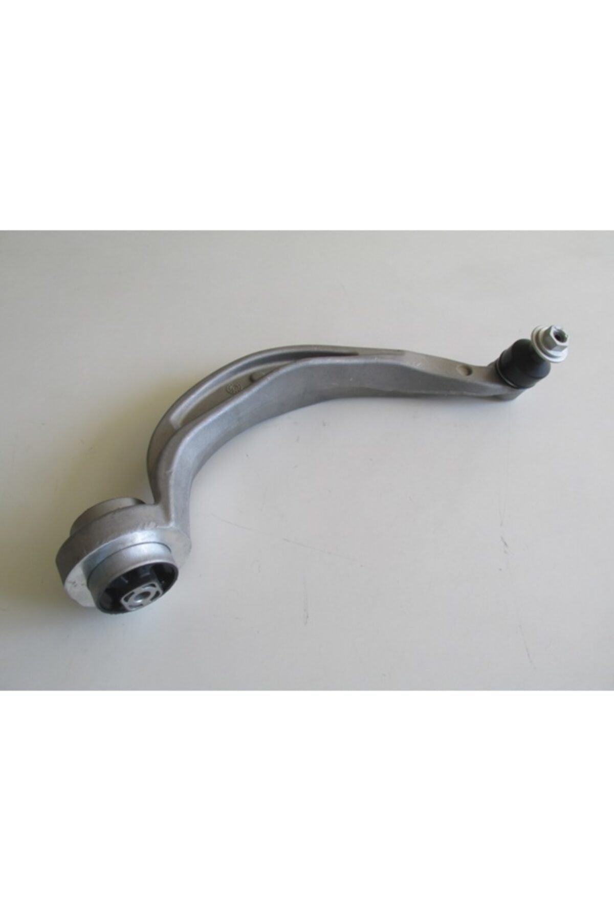 Audı q5 10/12 ön alt tabla sol eğri tip burçlu/rotilli (65 mm m14) (salıncak) alüminyum (sh)