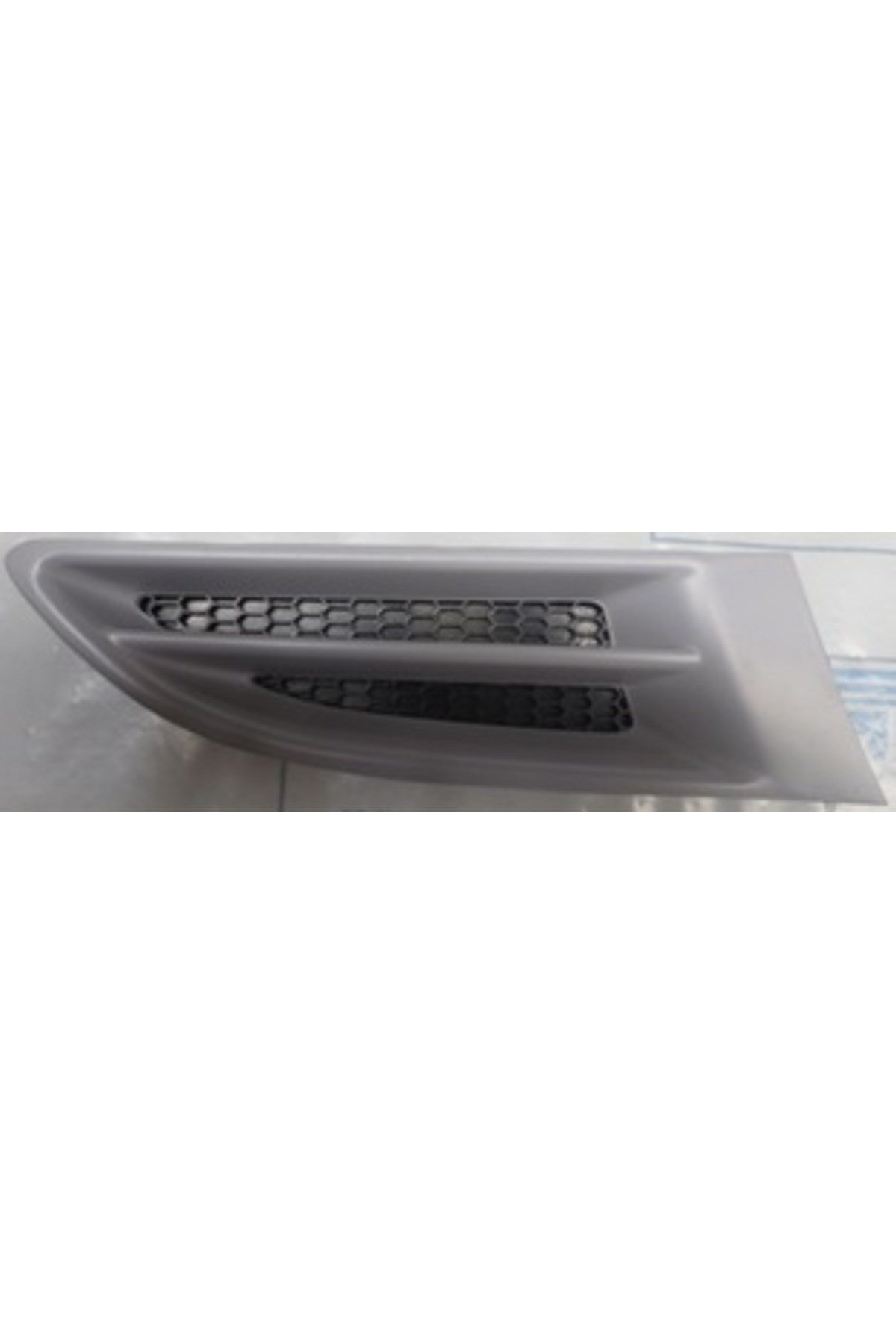 Aveo- Hb- 09/11; Ön Çamurluk Panjuru Sağ (Izgara Plastiği) (Bfn) (Oem No: 9022340)