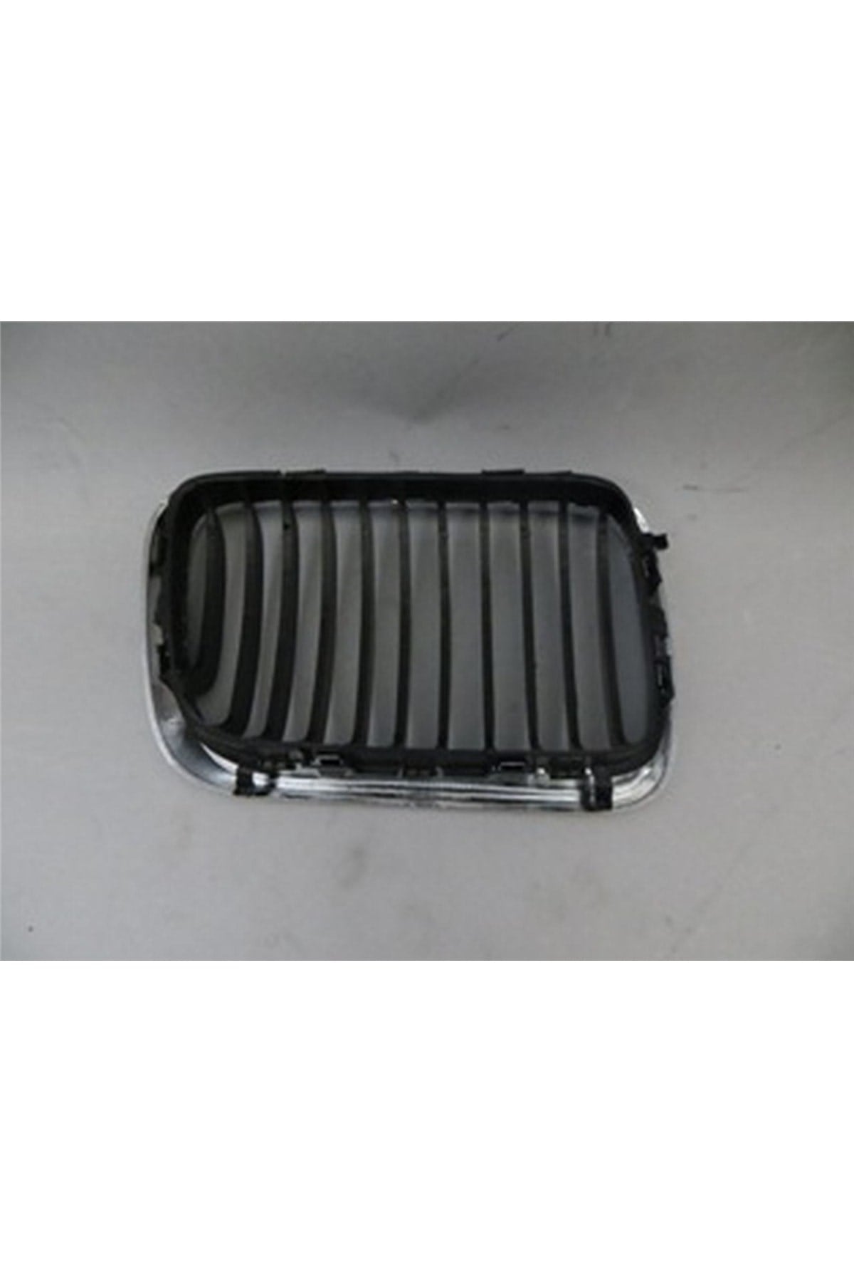 Bmw 3 E36 Sd Coupe Ön Panjur Sol Siyah Nikelaj Çerçeveli Tyg Serisi 94 98 51138195151