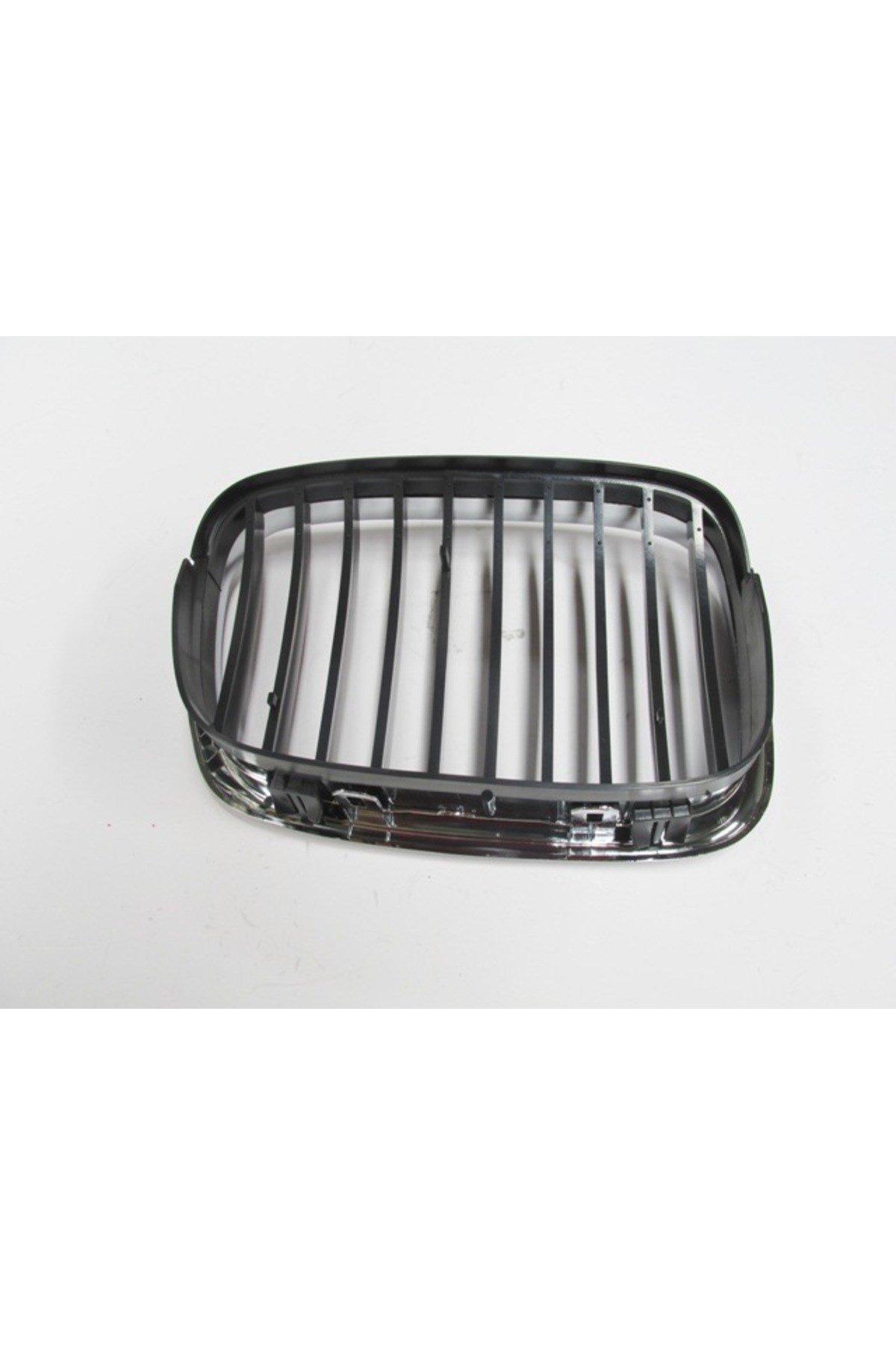 BMW 5 Seri- E39- 01/03; Ön Panjur Sol Nikelajlı/Siyah (TW) 51137005837