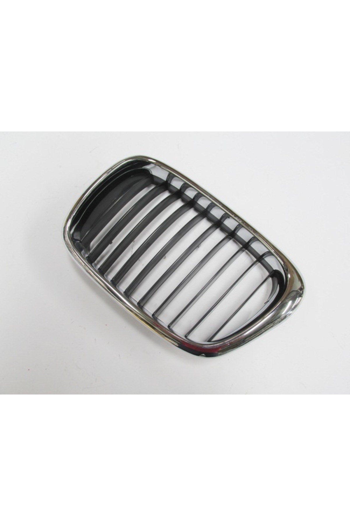 BMW 5 Seri- E39- 01/03; Ön Panjur Sol Nikelajlı/Siyah (TW) 51137005837