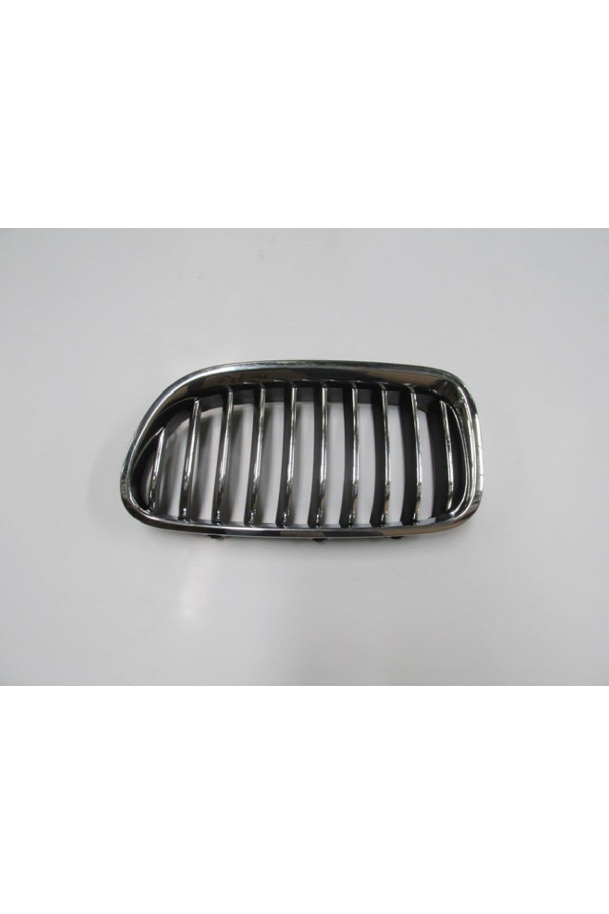 BMW 5 Seri- F10- 13/16; Ön Panjur Sol Nikelajlı (İç Petekleri Siyah) (TW) 51137412323