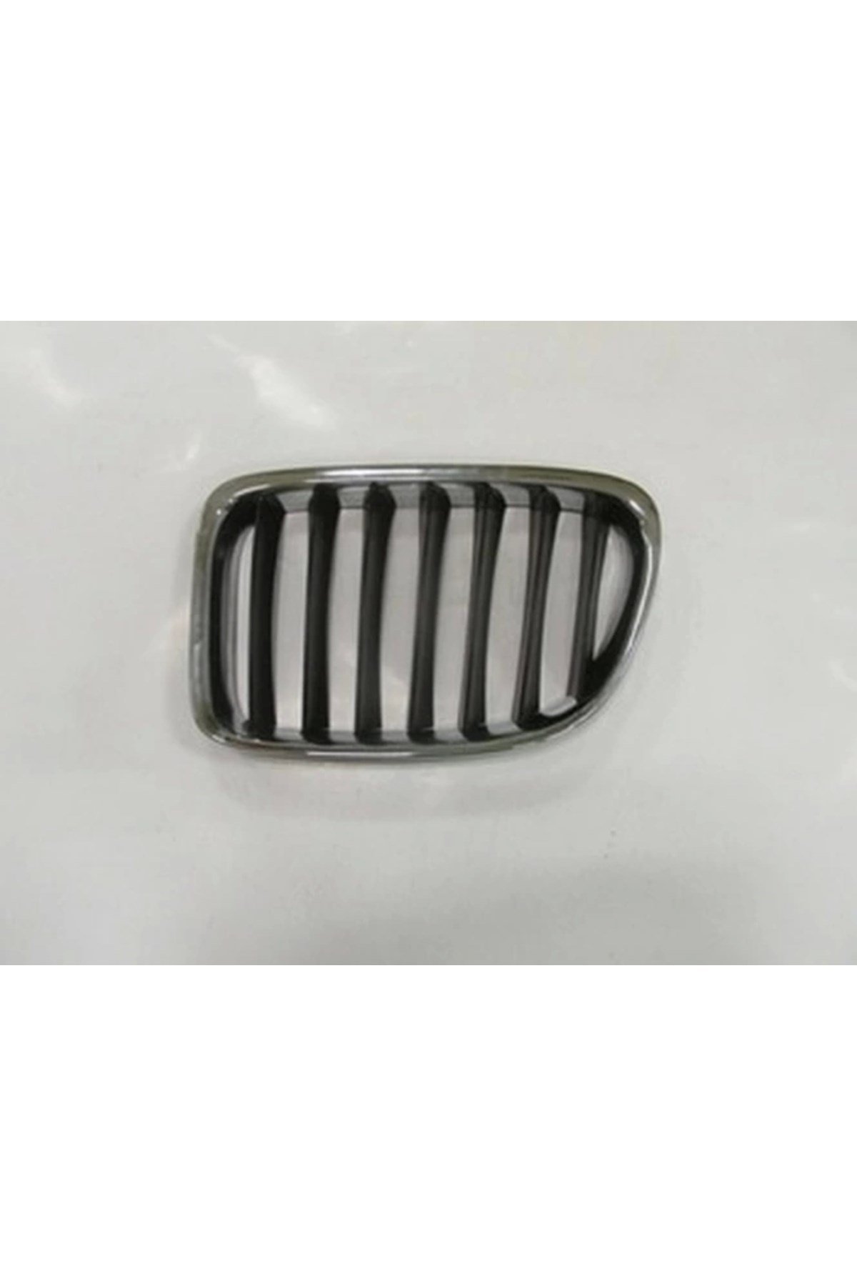 Bmw X1 E84 Ön Panjur Sol Nikelajlı Iç Petekleri Siyah Adet Oem No 51112993305 2013 2015