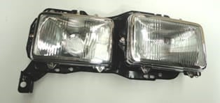 Isuzu Nkr 90/97 Far Lambası Sağ Çiftli (Bağlantı Sacı İle Birlikte)(h4/h4)(famella)