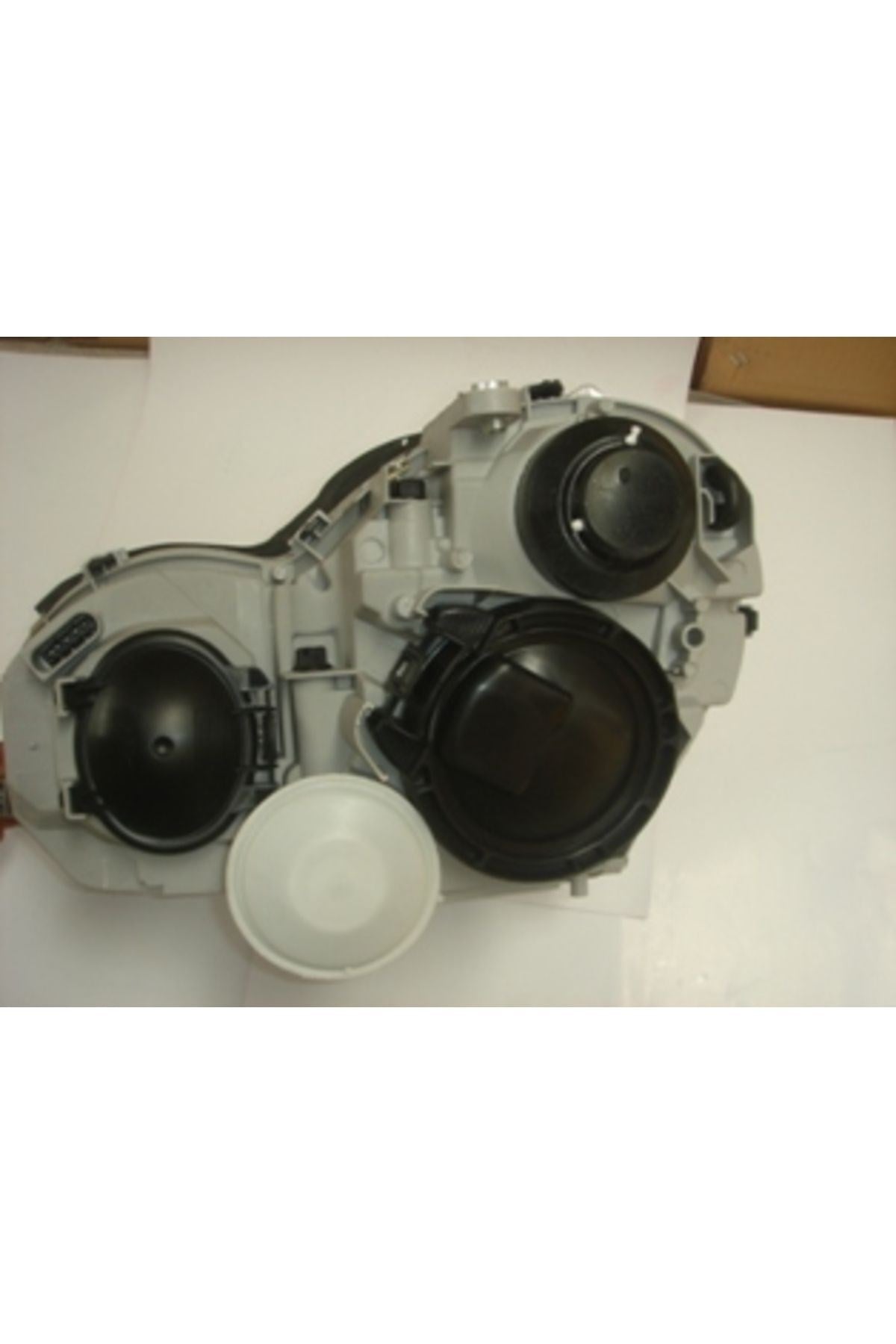 MERCEDES C CLASS- W203- 03/07; FAR LAMBASI SAĞ TARAF VAKUM AYARLI/MERCEKSİZ/ŞEFFAF CAM/5PİNLİ(H7/H7)