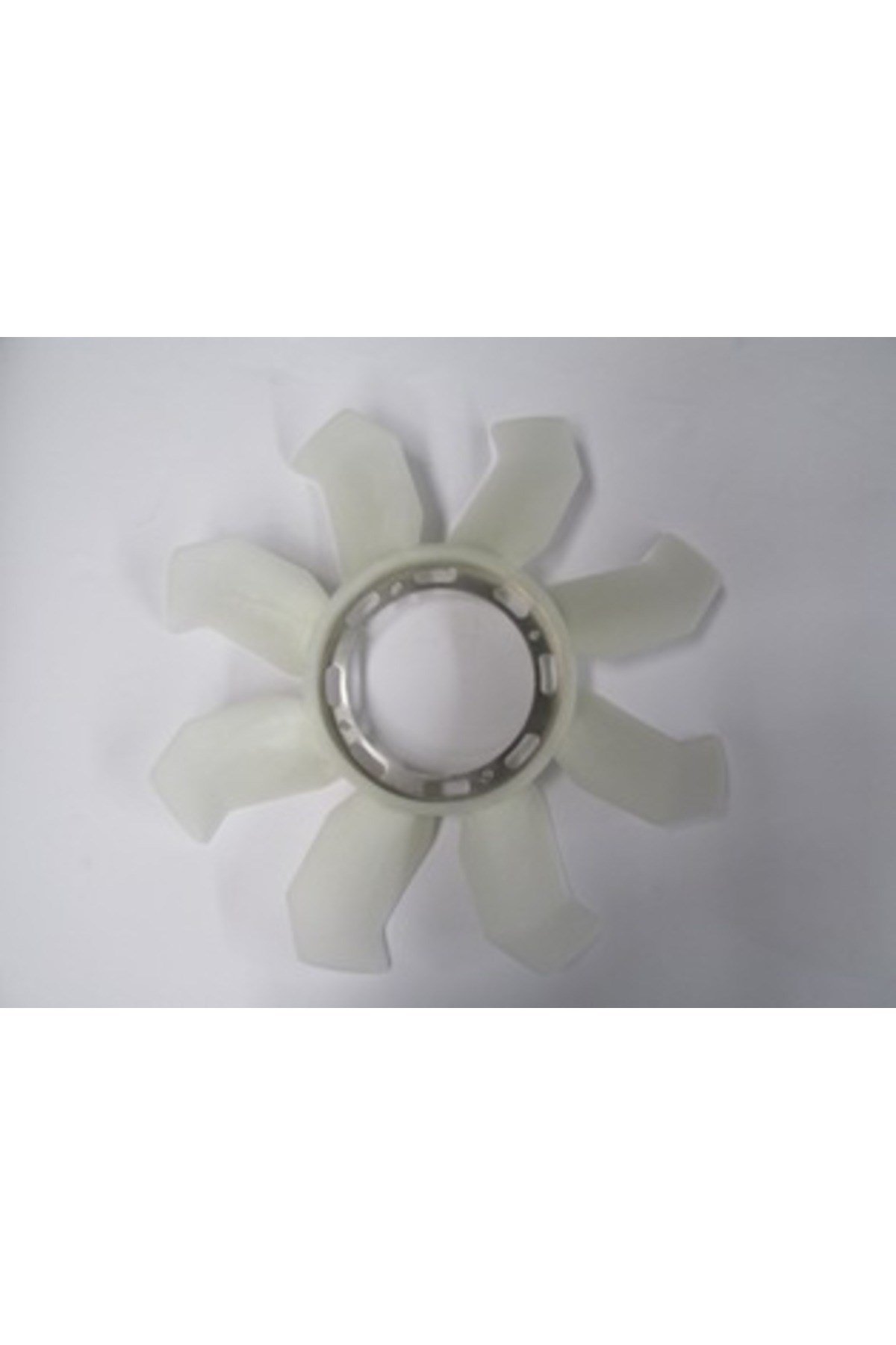Mitsubishi Canter Fuso Radyatör Fan Kanadi 8 Kanat Fe711/839/859E/859G Bfn 2006–2012
