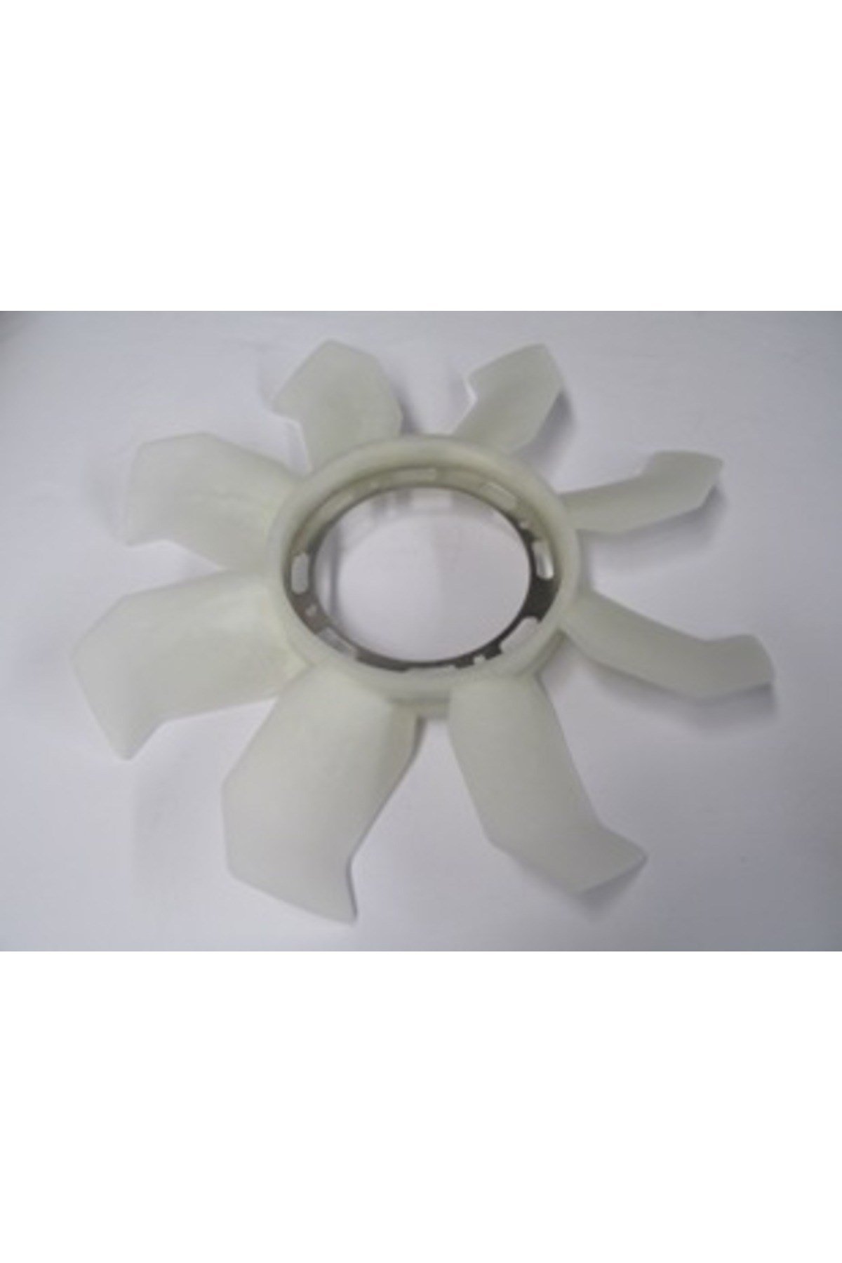 Mitsubishi Canter Fuso Radyatör Fan Kanadi 8 Kanat Fe711/839/859E/859G Bfn 2006–2012
