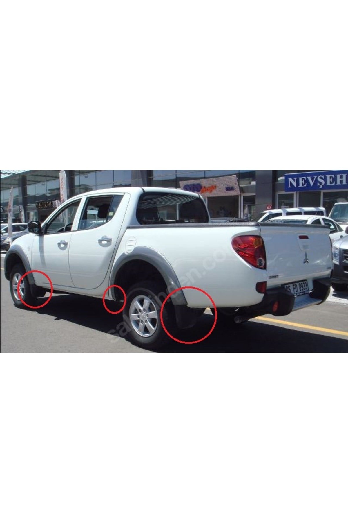 Mitsubishi L200- Pick Up- 10/15; Arka Çamurluk Ağzı Plastiği Sol (Dodik) 4x2 MZT202T03