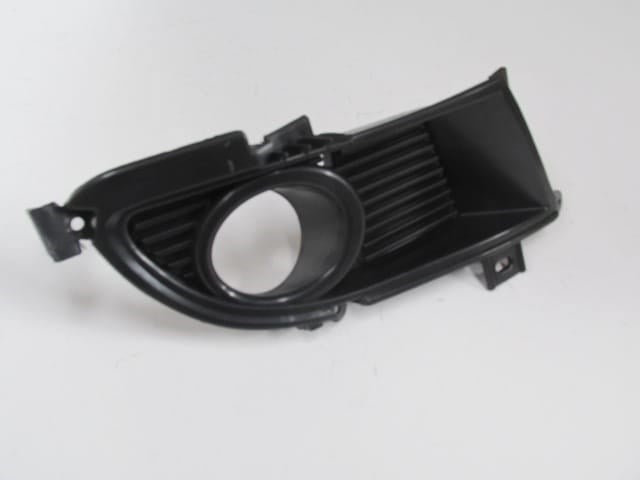 Mitsubishi Lancer 04/06 Sis Lamba Kapağı Sağ Sis Delikli Siyah (Fpı)