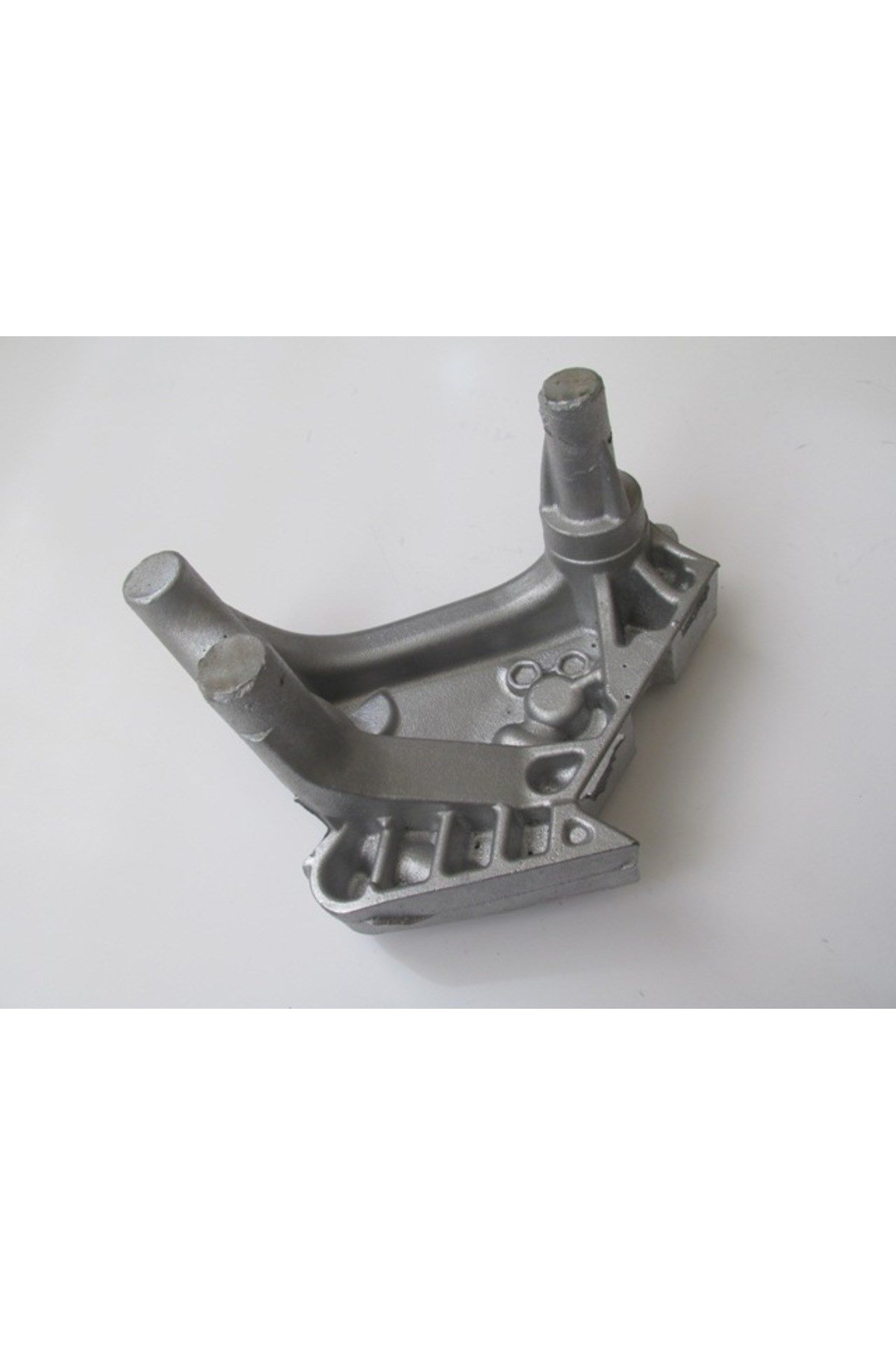 OEM NO 04L199207 UYUMLU SEAT LEON 13/20 MOTOR BAĞLANTI BRAKETİ 2.0 TDI (TAKOZ) (ALÜMİNYUM)