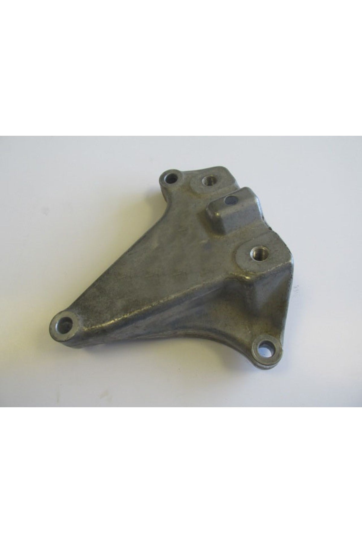 OEM NO 1K0199117BQ UYUMLU VOLKSWAGEN JETTA 6 14/18 ŞANZUMAN BAĞLANTI KULAĞI (7 İLERİ DSG)