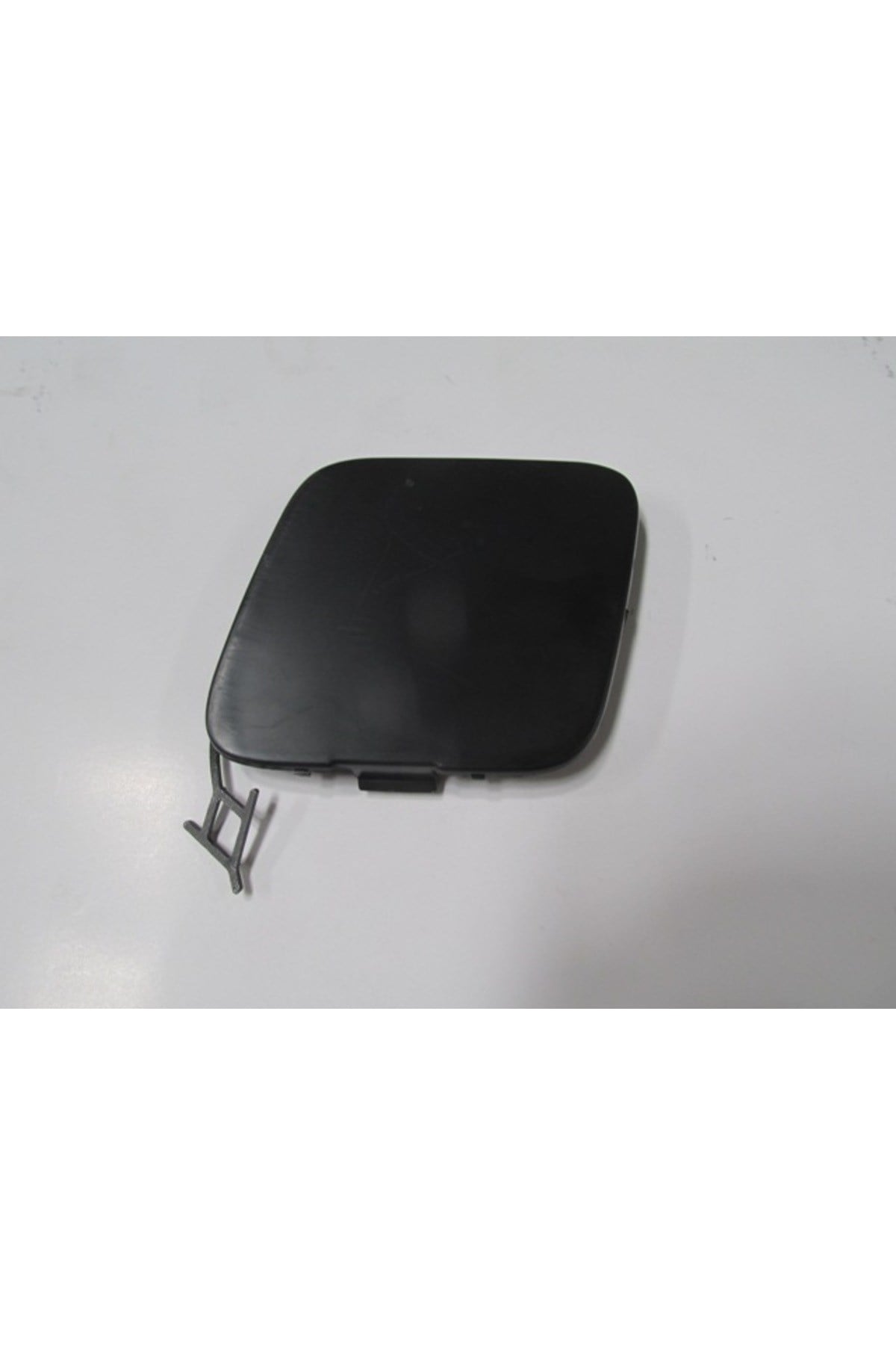 Opel Astra- K- HB- 16/19; Arka Tampon Çeki Demiri Kapağı 13425479