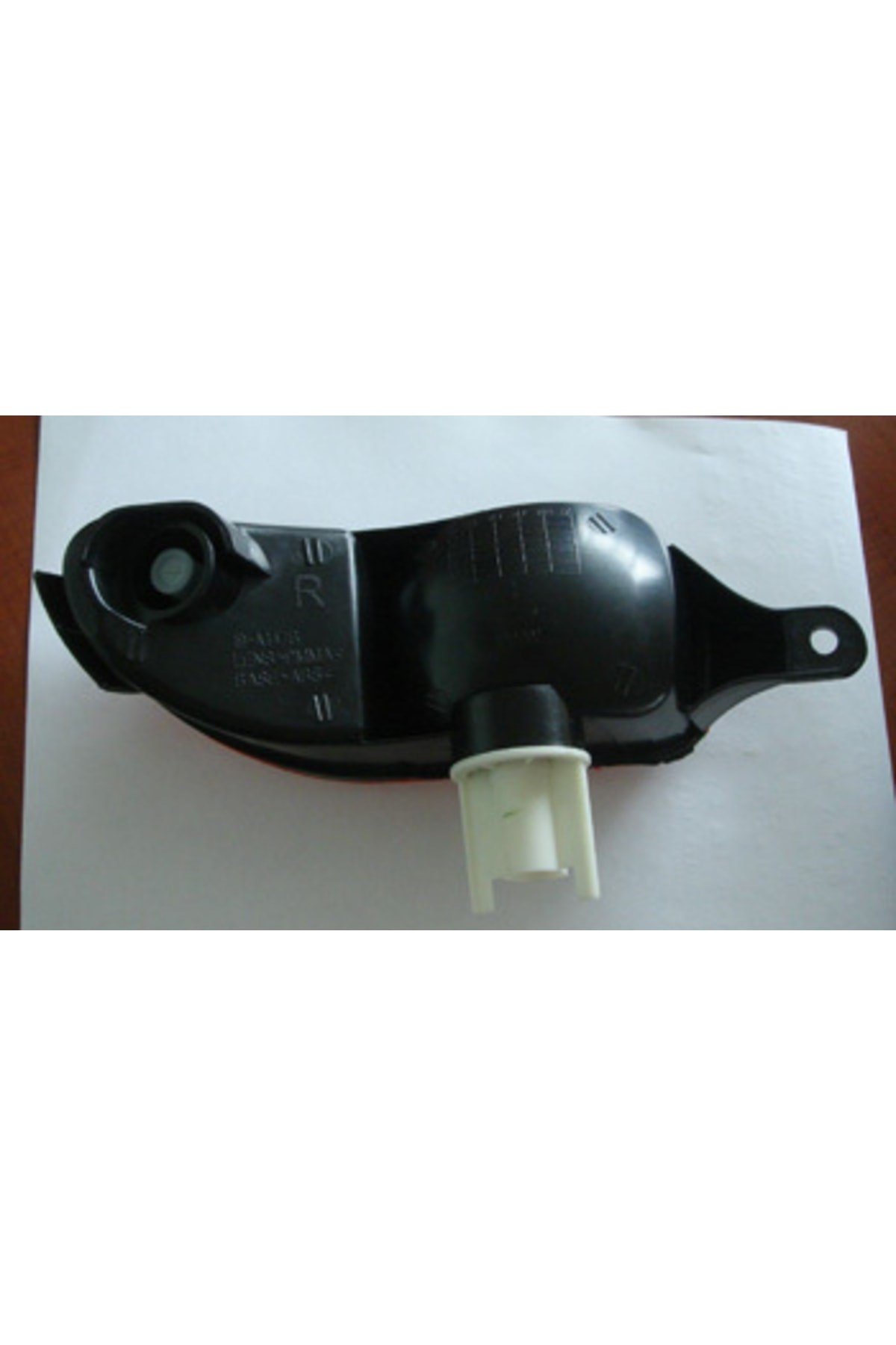 Opel Corsa- C- 00/03; Arka Sis Lambası Sol Kırmızı 3/5 Kapı