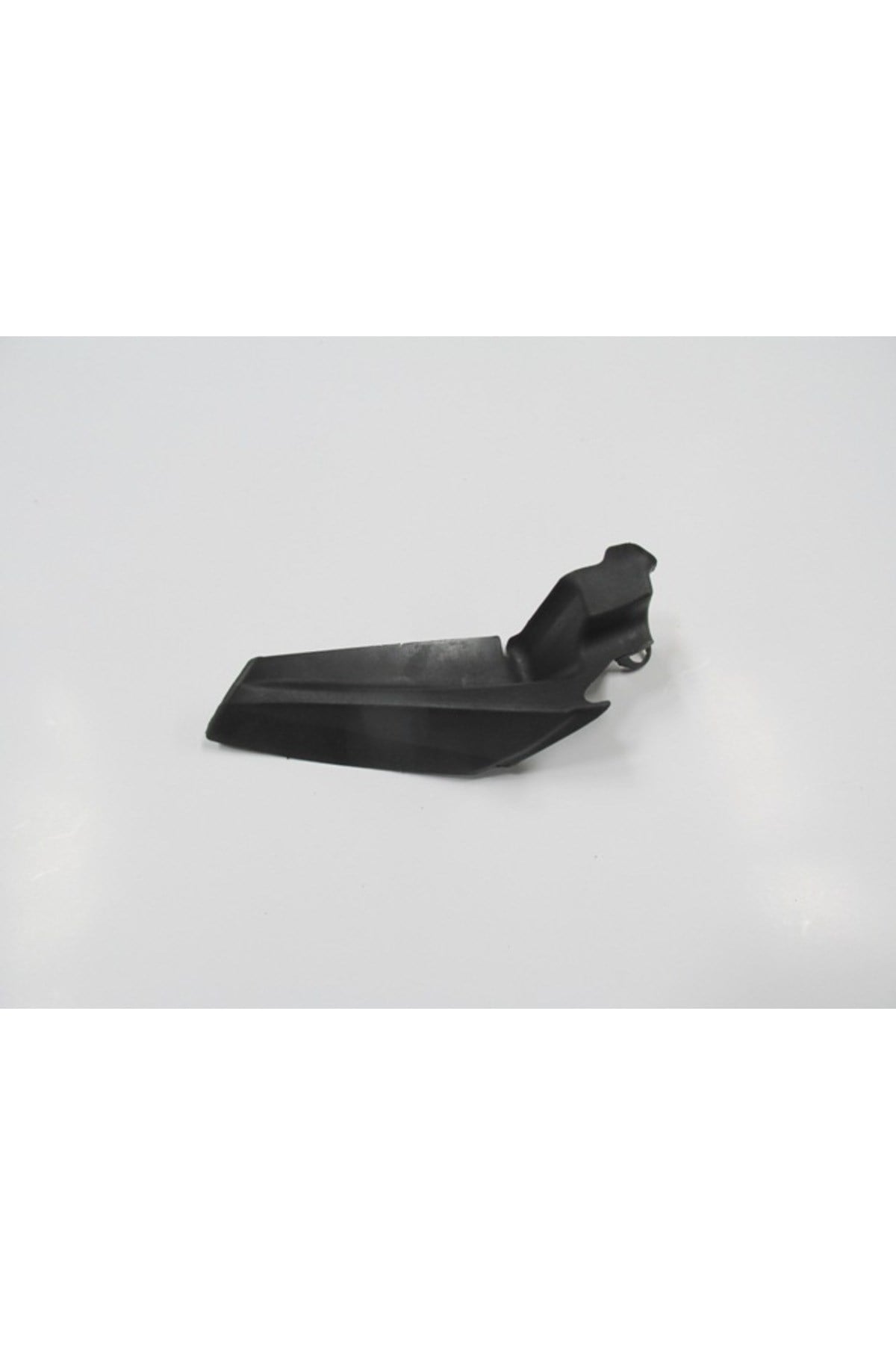 Peugeot Partner- Tepee- 10/18; Ön Cam Izgarası Sağ (Silgi Paneli) (Oem No: 8251.Er)