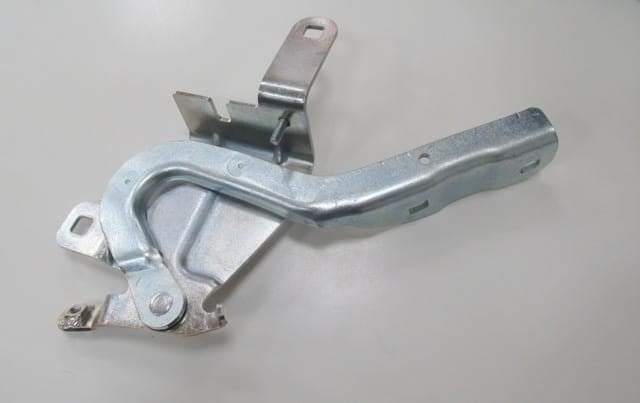 Renault Clio 4 Sport Tourer 13/16 Kaput Menteşesi Sol (Eagle Body)