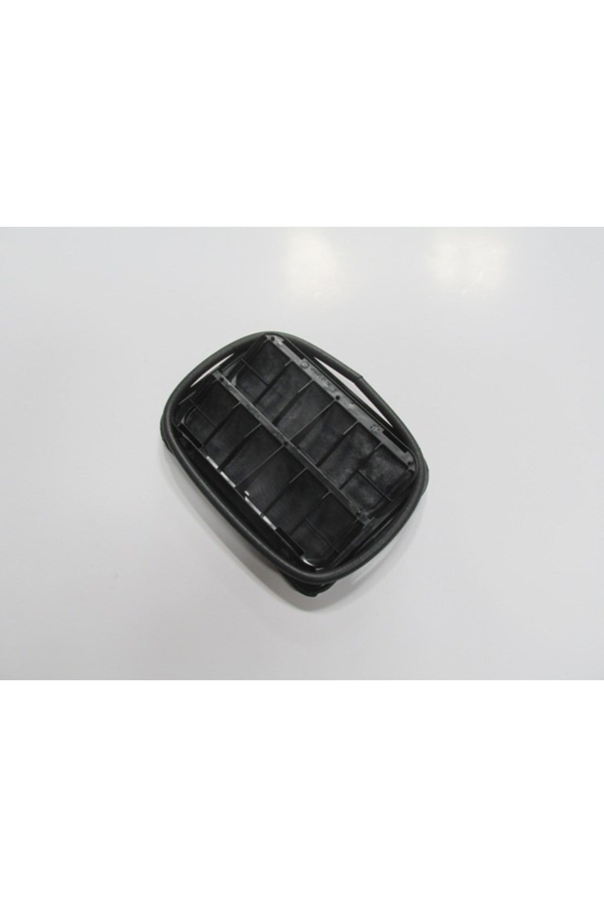 Renault Laguna- 94/99; Bagaj Havalandırma Plastiği 7700838358