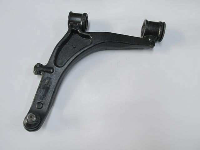 Renault Master 2 04/10 Ön Alt Tabla Sol Rotilli/burçlu (Salıncak) (22mm) (Sh)