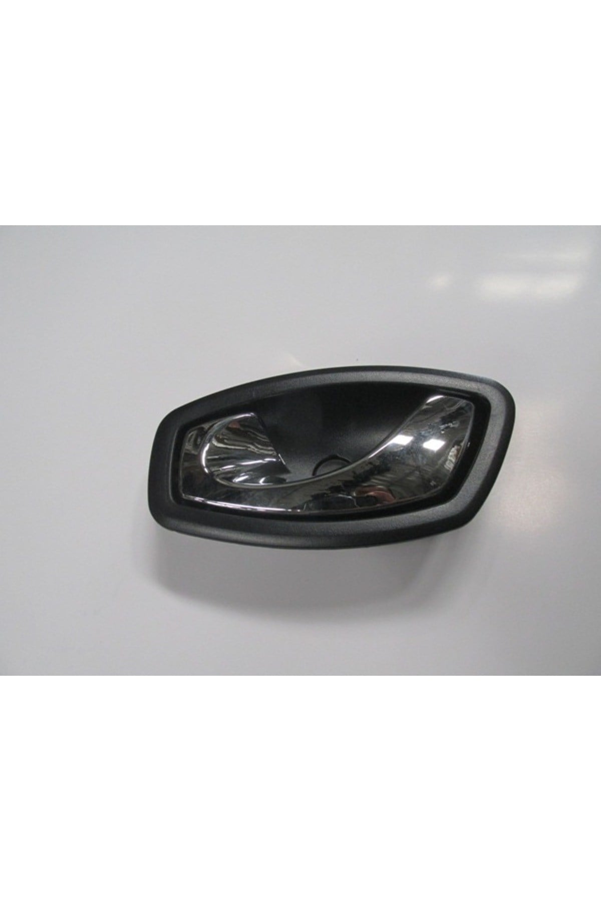 Renault Megane- 3- Hb- 14/15; Ön Kapı Iç Açma Kolu Sol Nikelajlı 826733790r