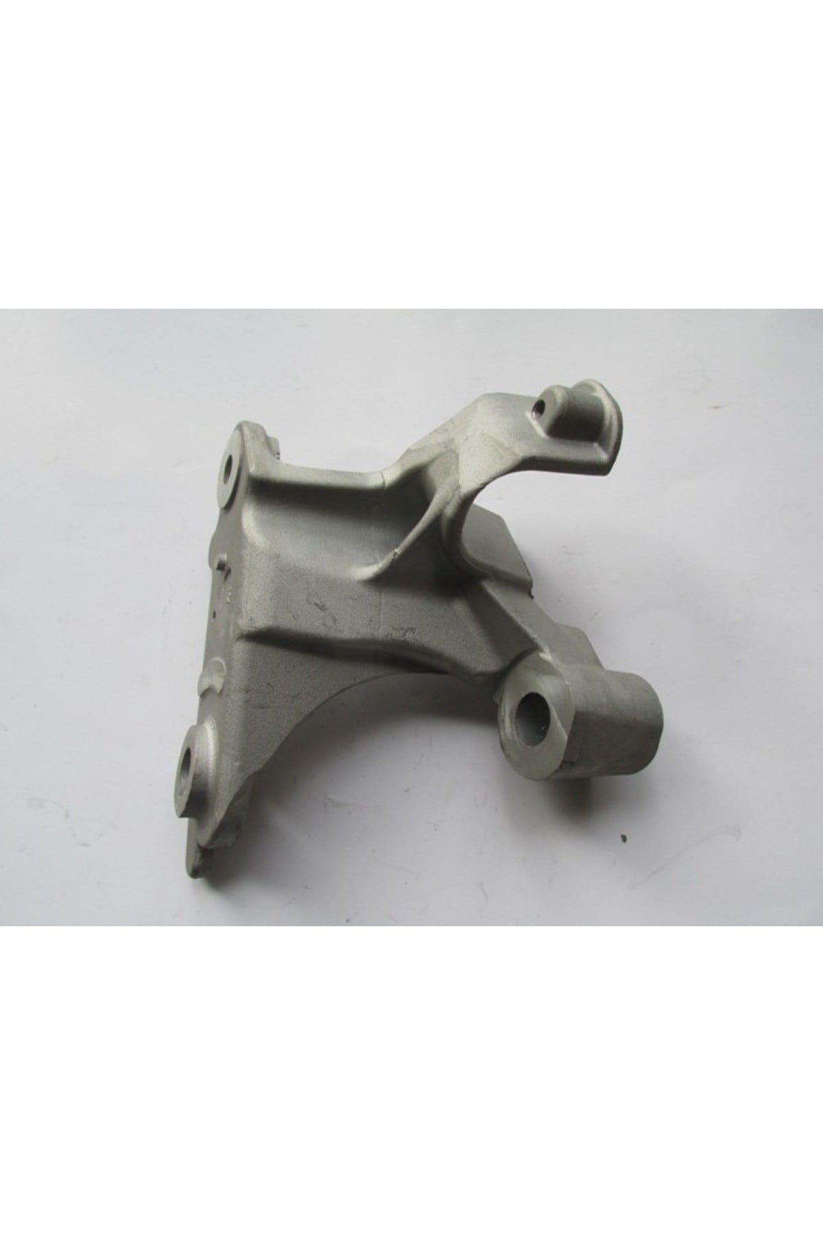 Renault Megane- 4- SD- 21/25; Motor Beşiği Bağlantı Ayağı Sağ (Beşik Darbe Emici) 548500910R