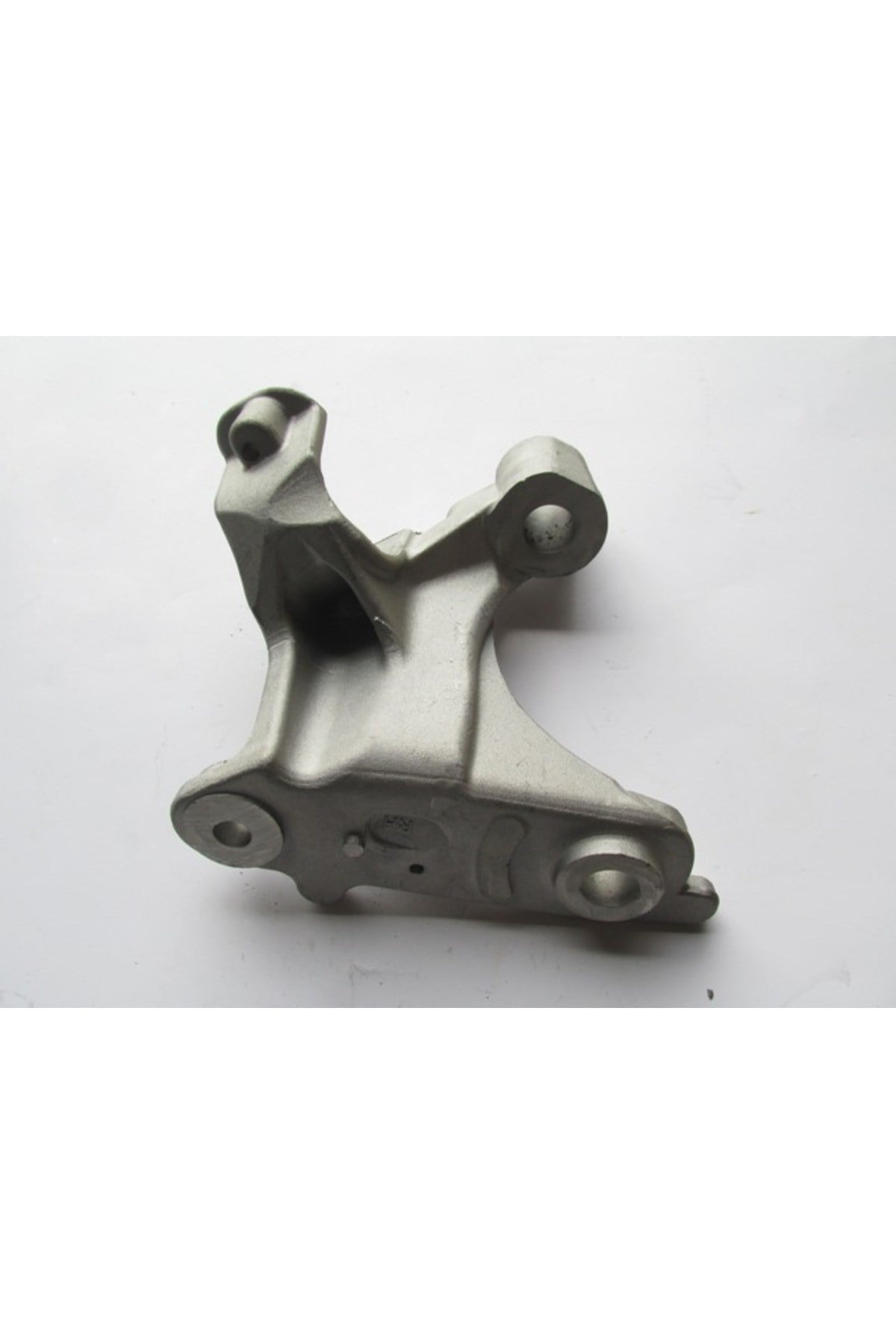Renault Megane- 4- SD- 21/25; Motor Beşiği Bağlantı Ayağı Sağ (Beşik Darbe Emici) 548500910R