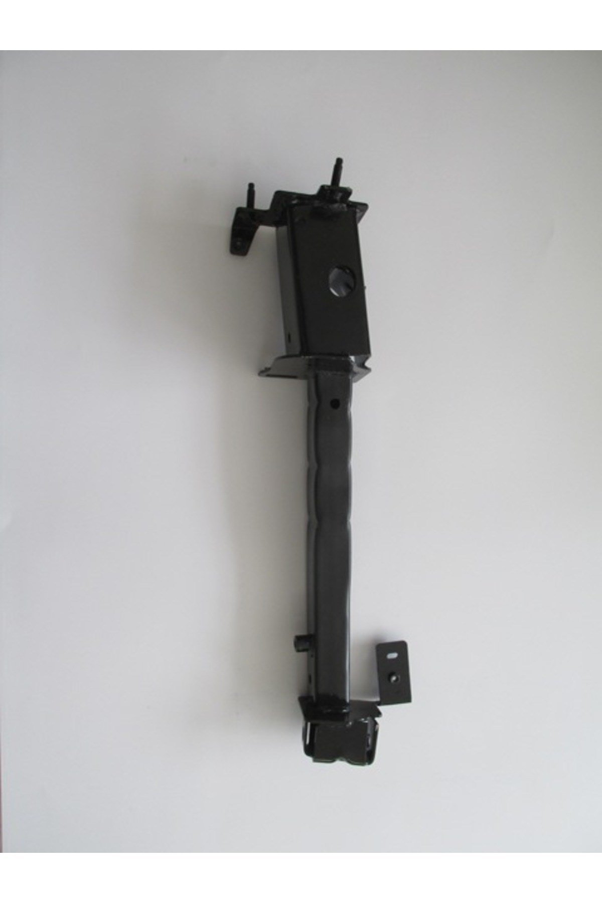 Renault Megane- 4- SD- 21/25; Şasi Uç Demiri Kolu Sol (Beşik)(Motor Beşiğine Takılan) 758252904R