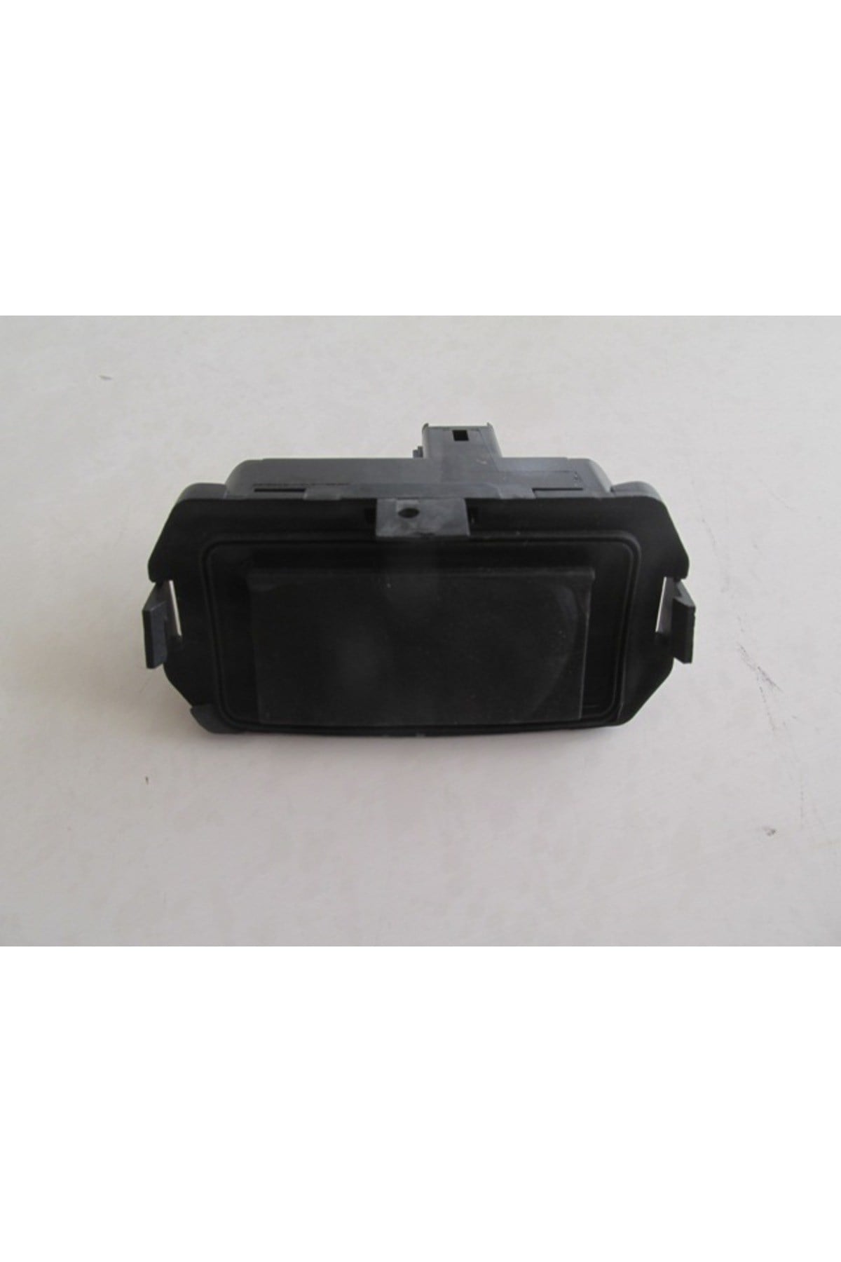 Renault Modus- 06-08 Bagaj Açma Düğmesi (BUTONU) Oem No: 8200076256 Uyumlu 1435-2890