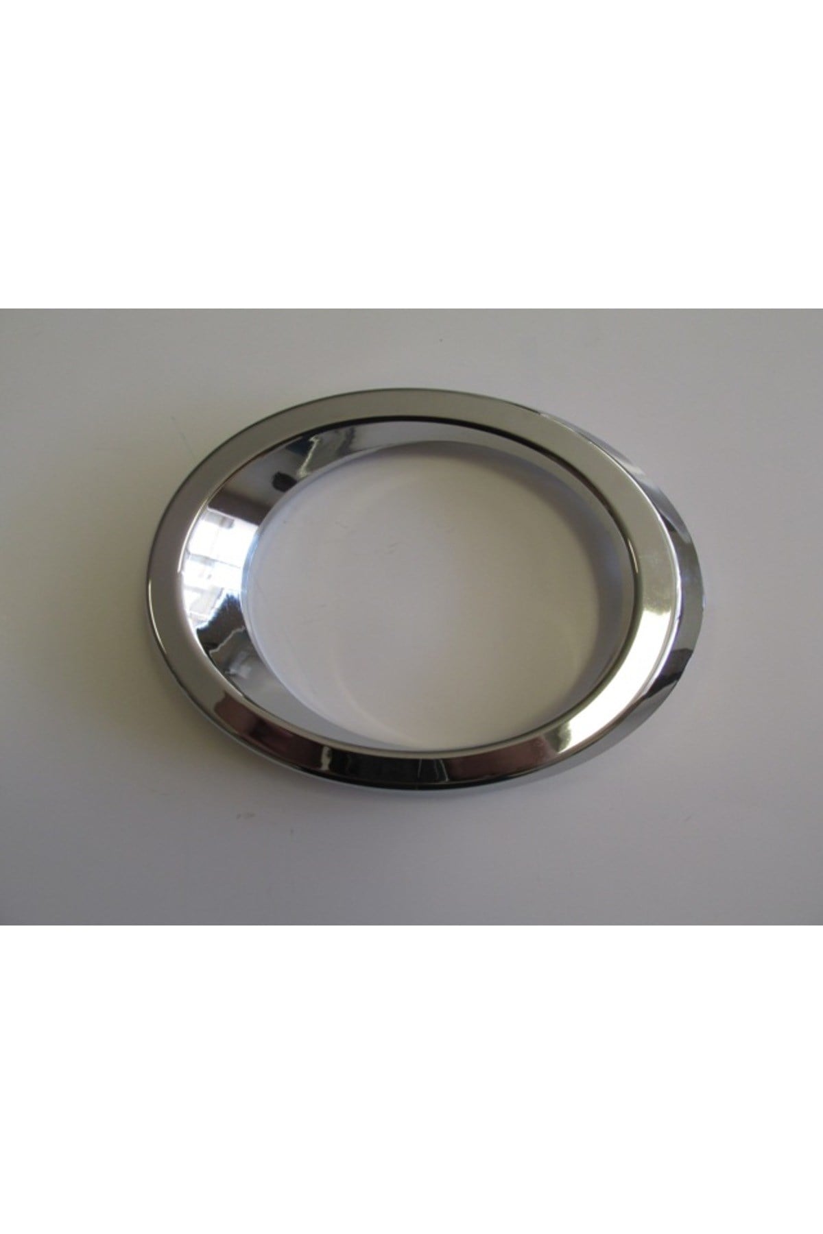 Renault Symbol Sis Lamba Çerçevesi Sol Nikelajlı Oem No 261A30252R 2064A 17 21 1434