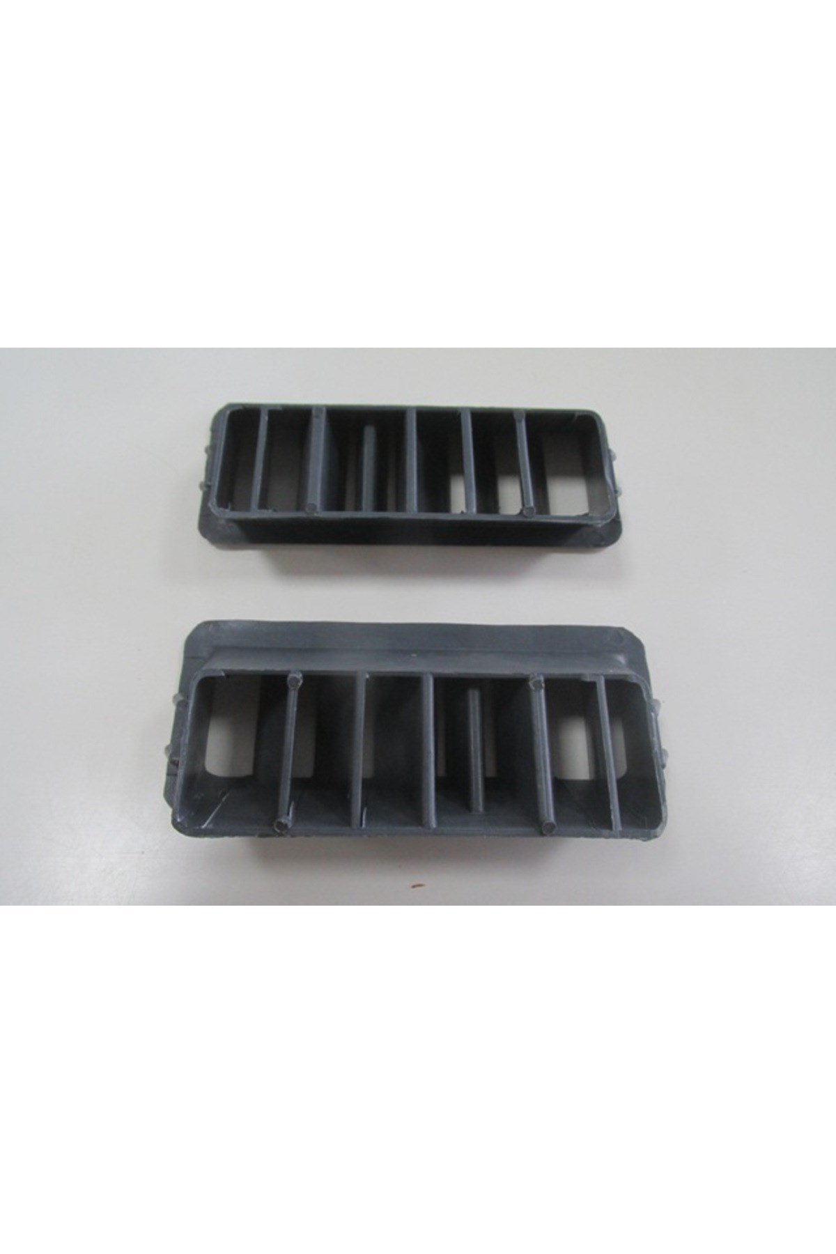 Volkswagen Transporter T4 02/03 Ön Göğüs Cam Havalandırma Izgarası Sağ/sol Set (2 Parça)