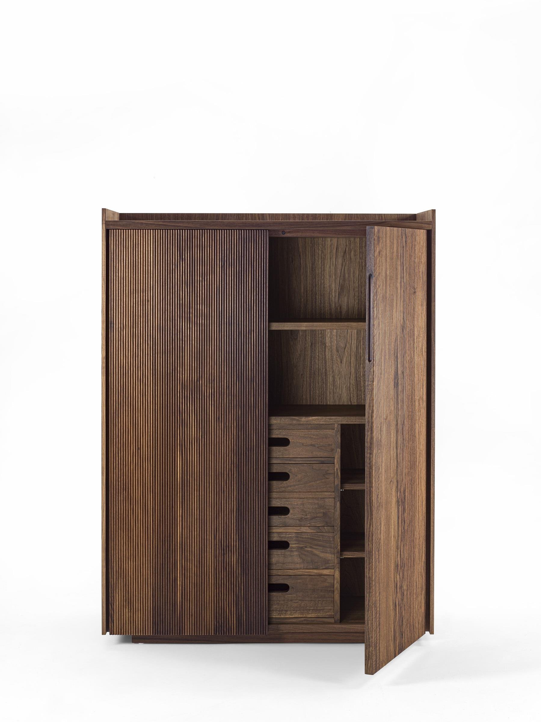 Lagom Strio Cabinet – Modern Çizgili Ahşap Ayakkabılık