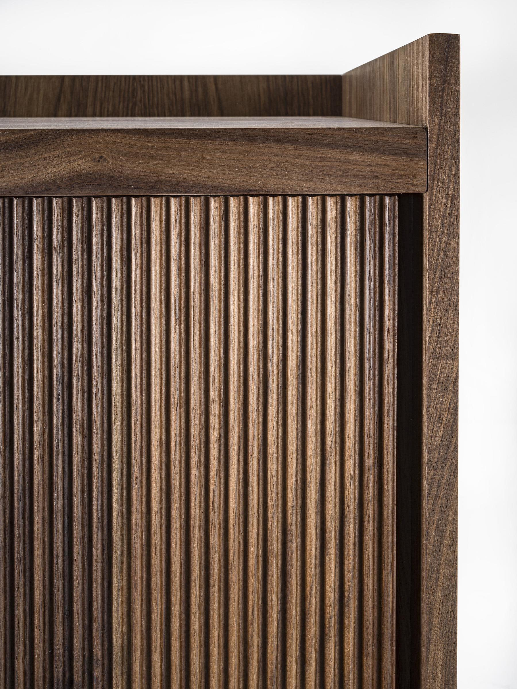 Lagom Strio Cabinet – Modern Çizgili Ahşap Ayakkabılık