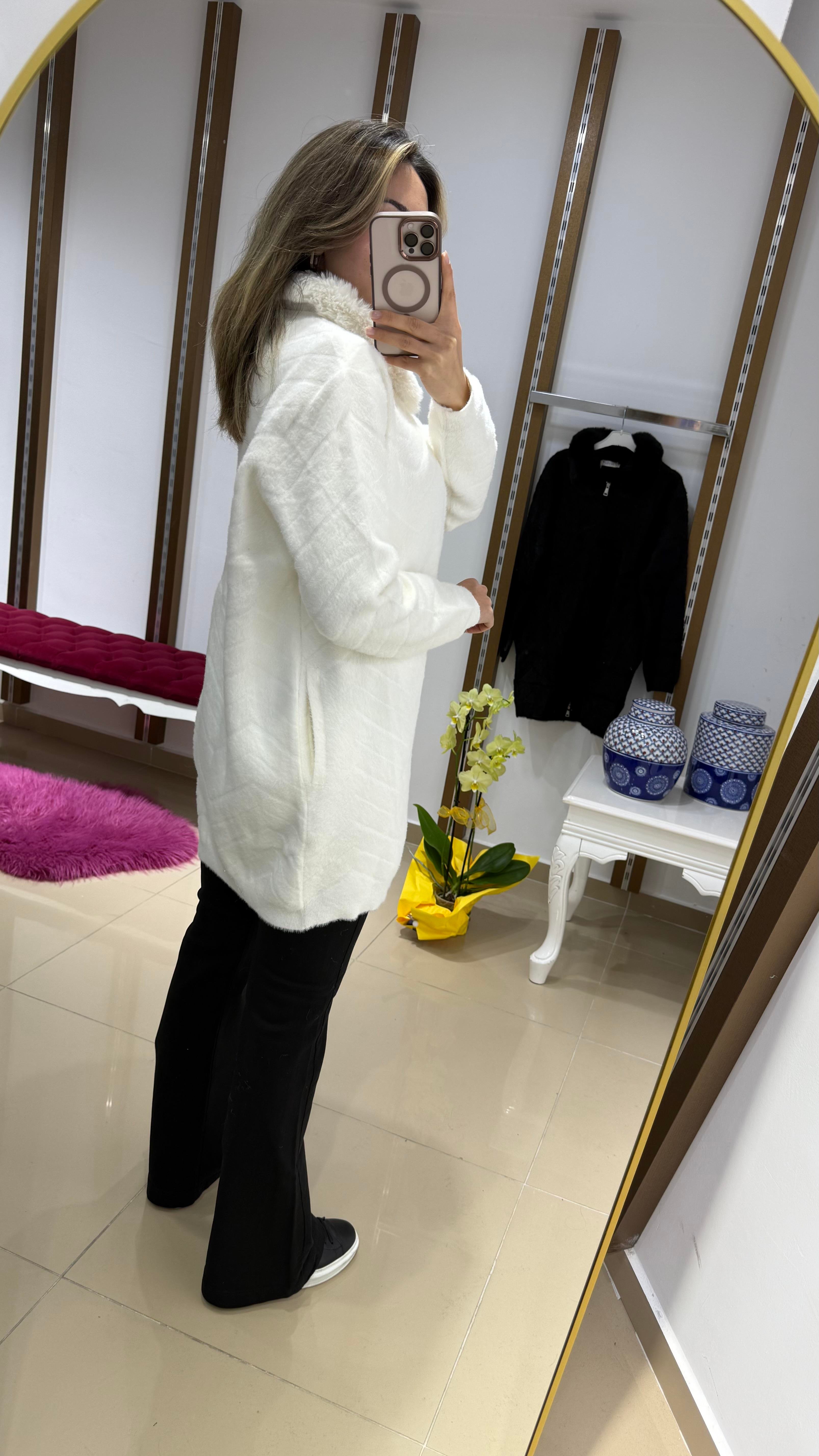 YAKA KÜRK ANGORA FERMUARLI HIRKA BEYAZ