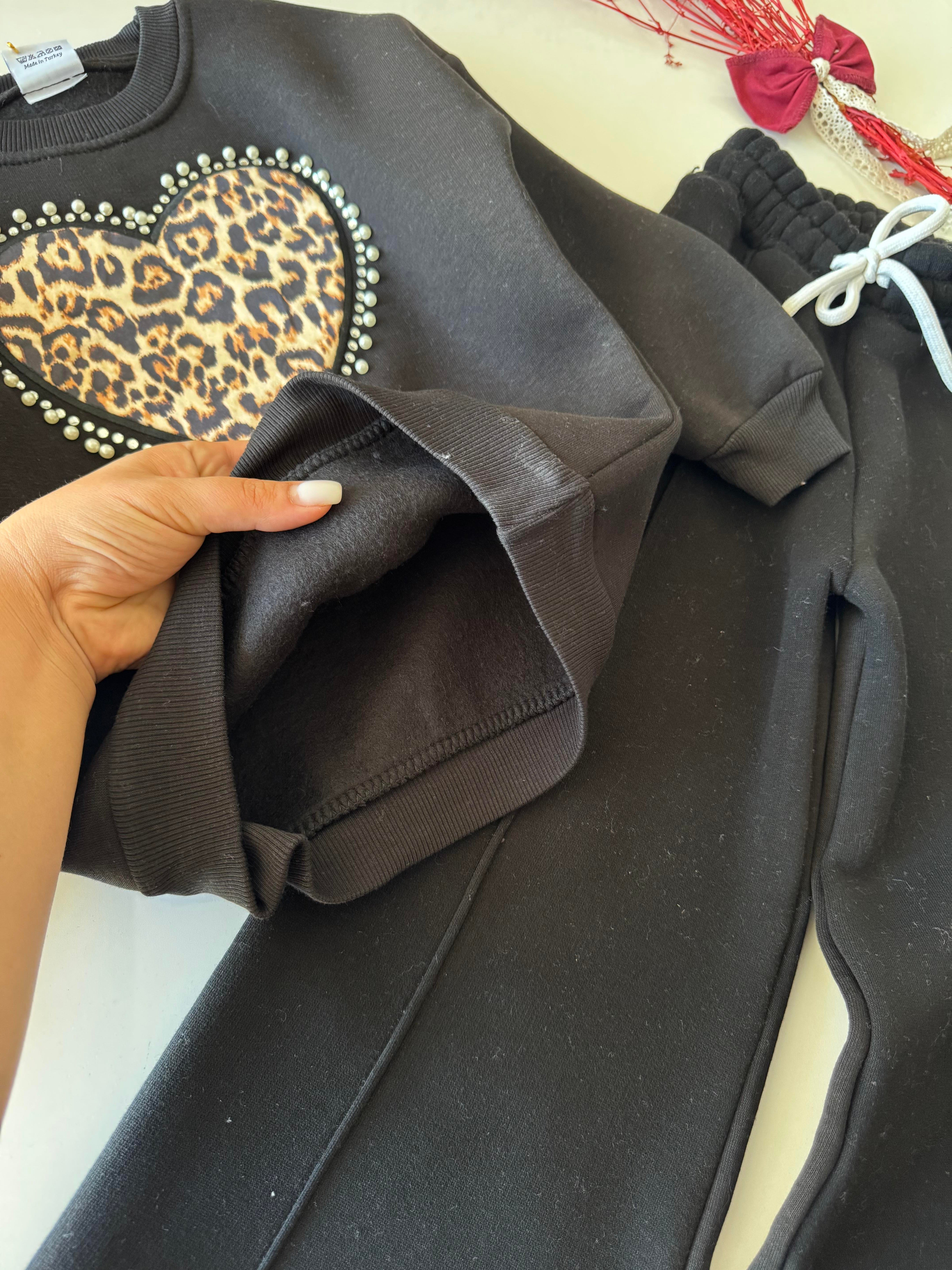 Şardonlu Kalp Leopar Nakışlı Melis Takım - Siyah
