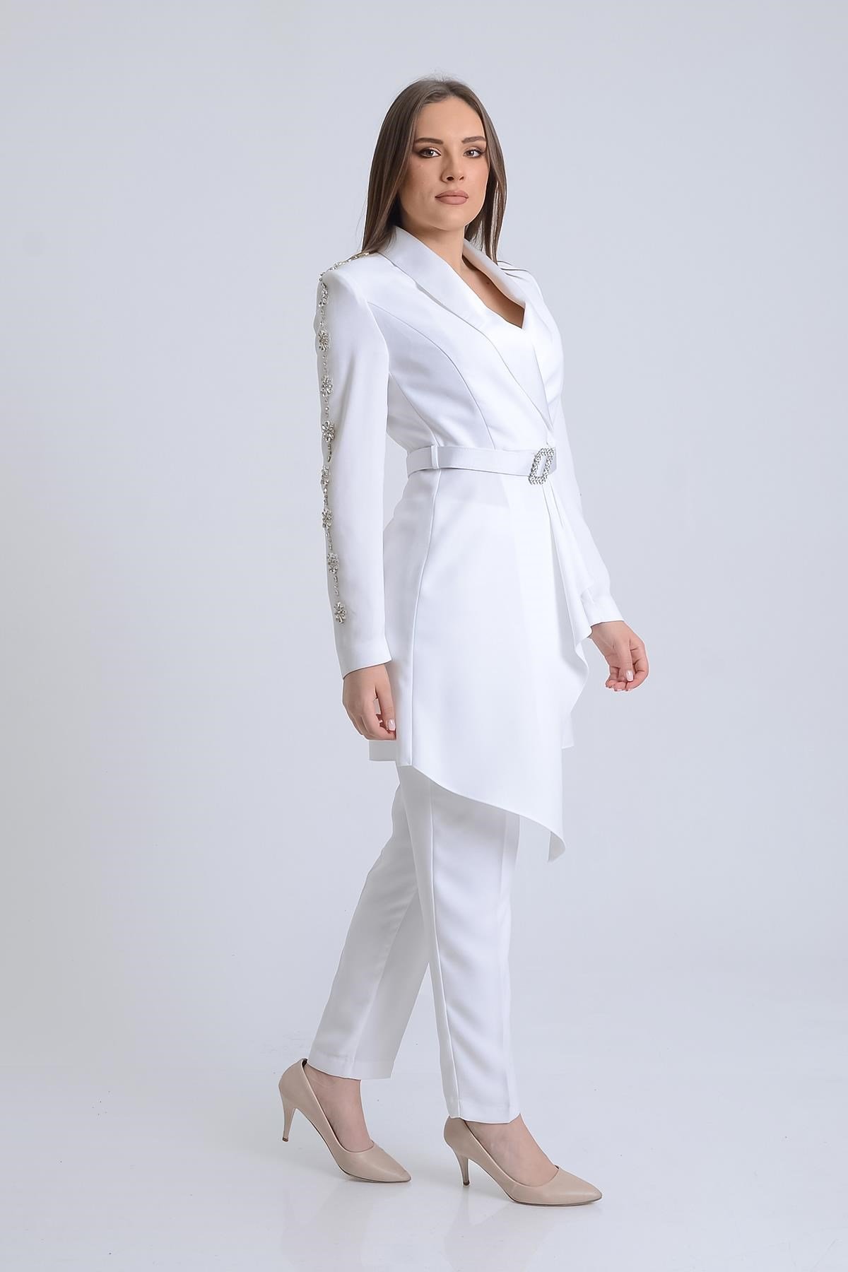 Beyaz Ceketi Taş İşlemeli Takım Abiye P-0000009972-BEYAZBYZ38