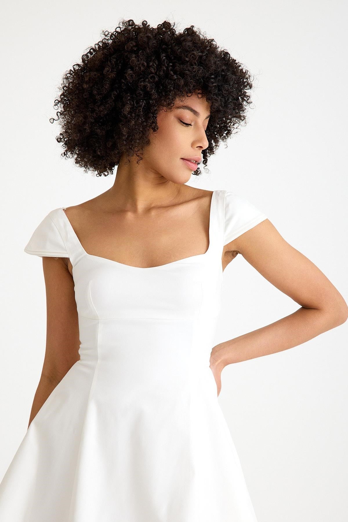 Ekru Sırtı Bağcıklı Kısa Abiye Elbise Abiye P-0000015887-EKRUEKR42