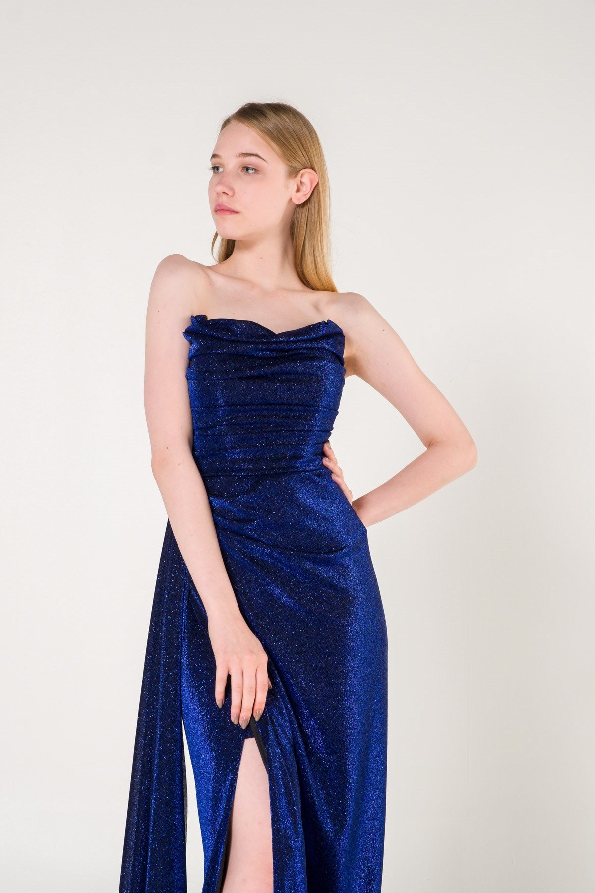 Saks Straplez Simli Yırtmaçlı Abiye Elbise Abiye P-0000006222-SAKSSKS38