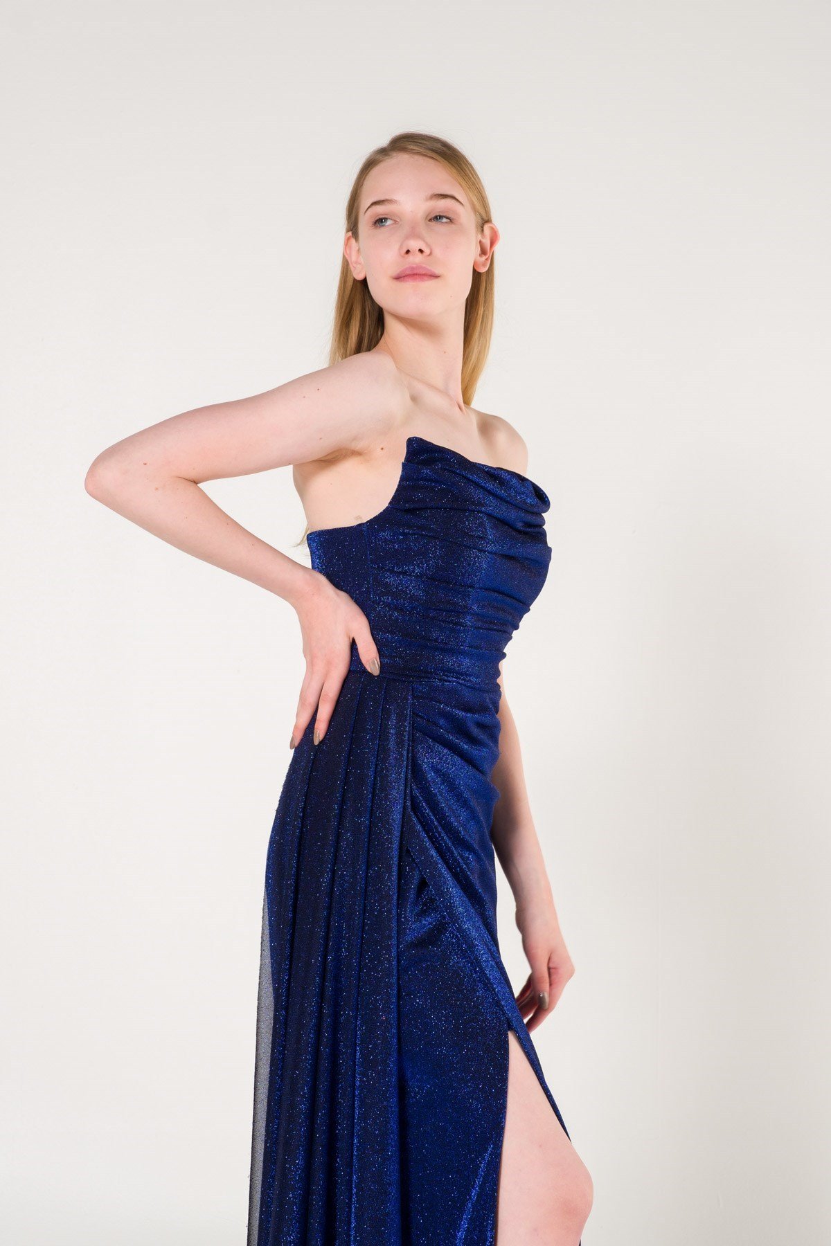 Saks Straplez Simli Yırtmaçlı Abiye Elbise Abiye P-0000006222-SAKSSKS38