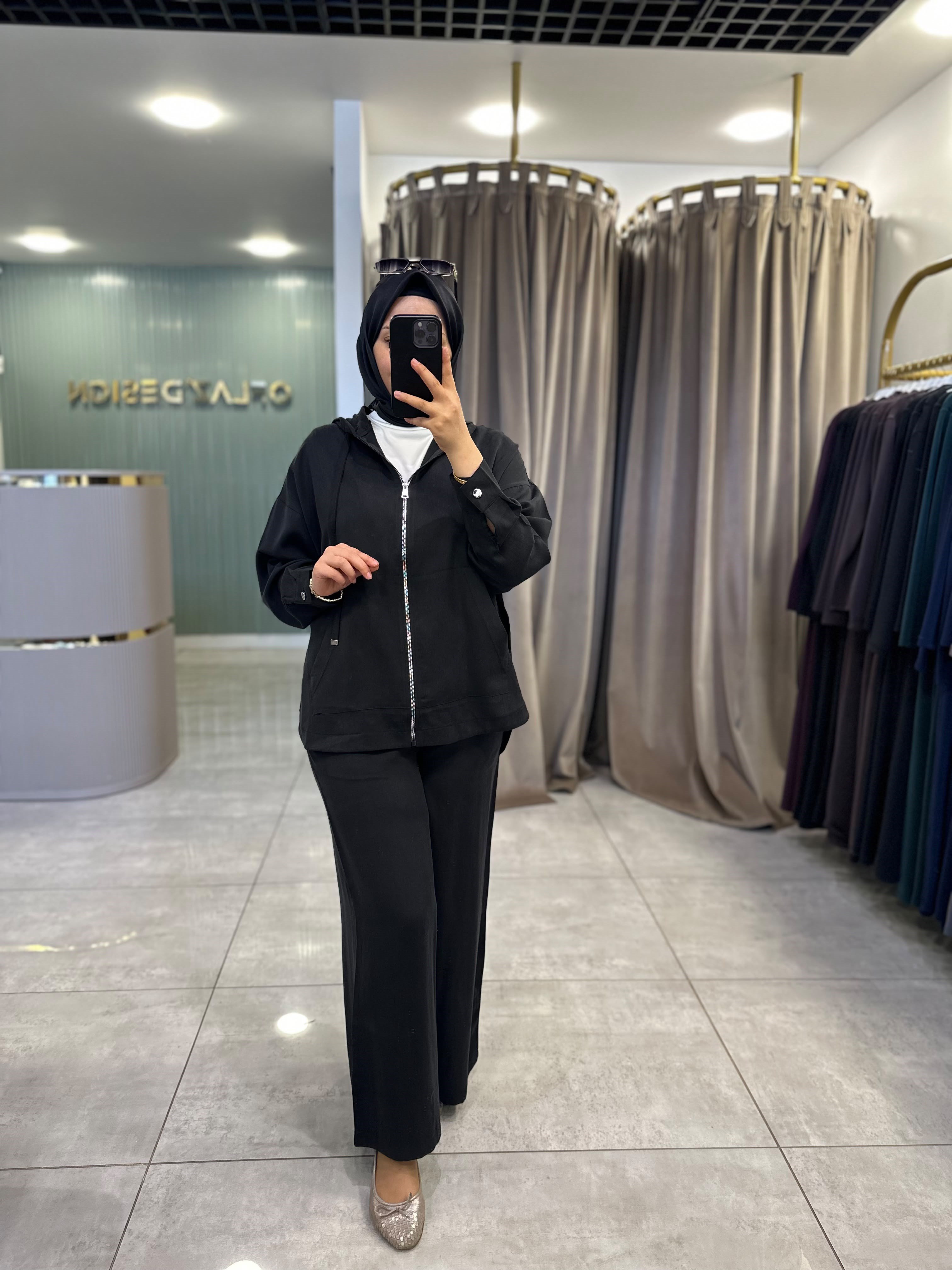 Fermuar Detaylı Kapüşonlu Pantolonlu Takım Siyah 6606