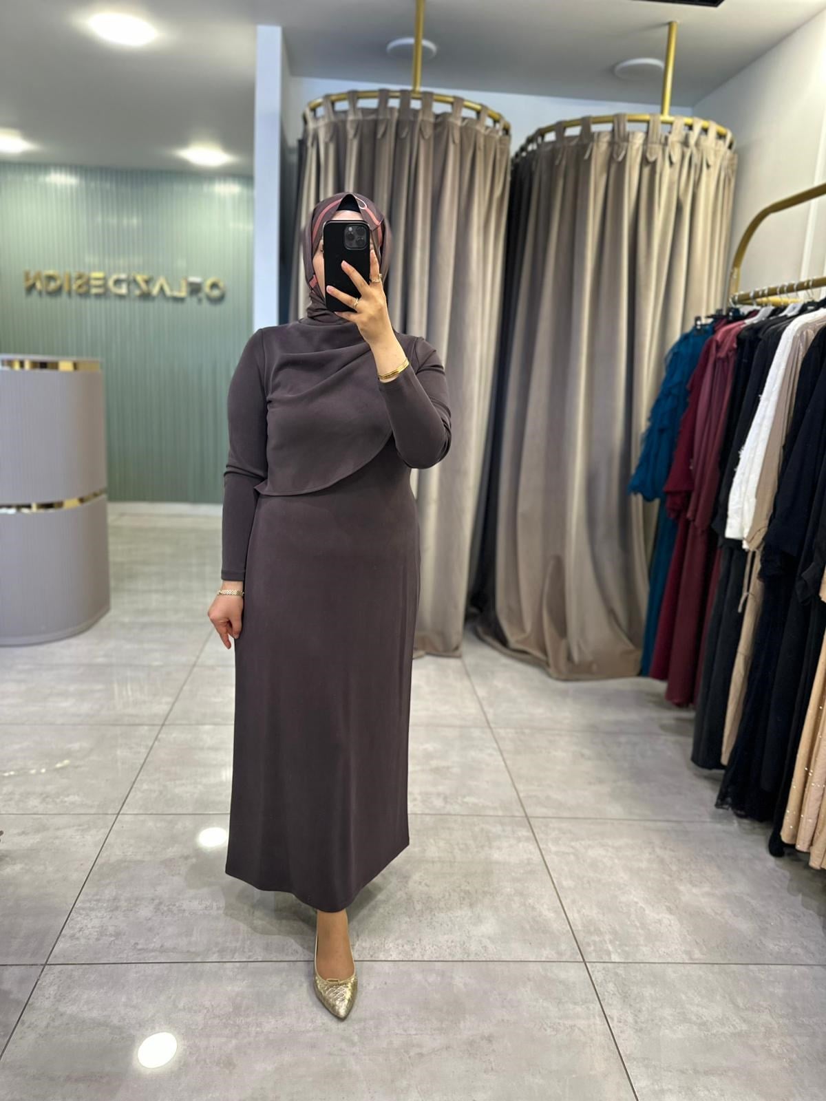 Nuss Drapeli Yaka Detaylı Uzun Elbise Kahverengi 27K 2044