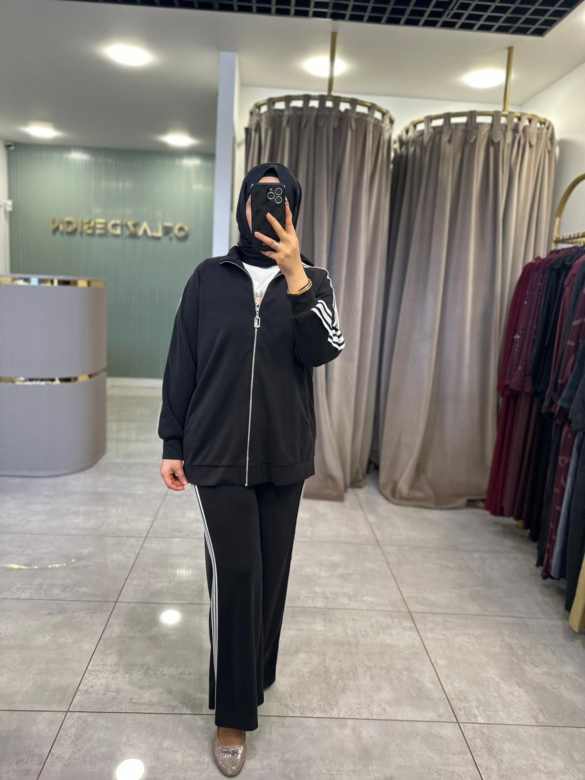 Nuss Şerit Detaylı Önden Full Fermuarlı Oysho Takım Siyah 26Y 1092