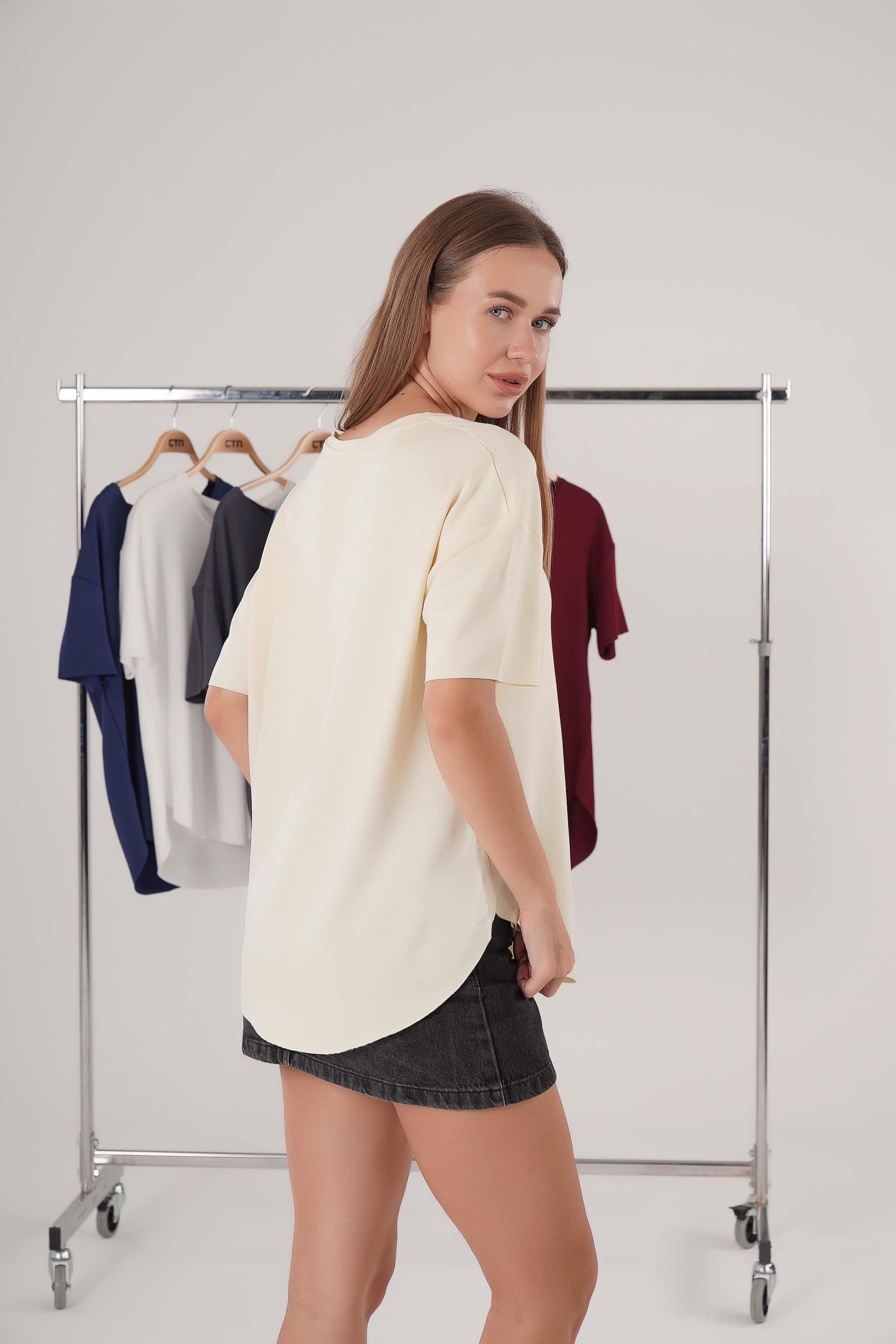 V Yaka Eteği Oval Tshirt