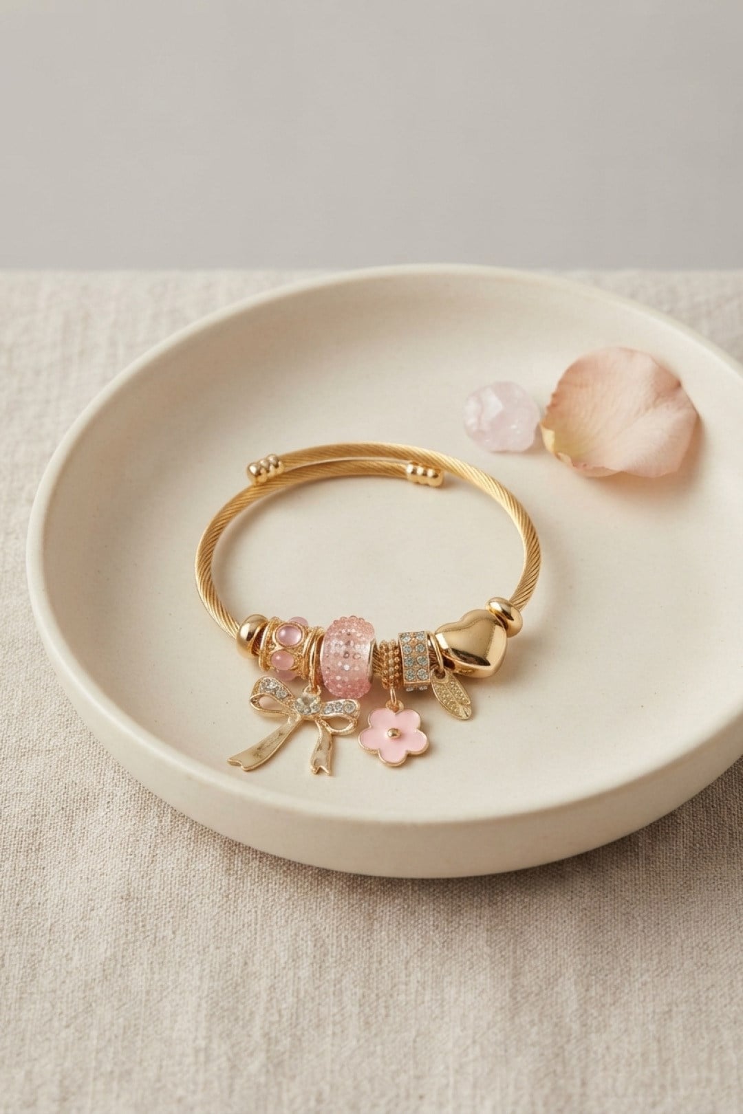 Fiyonk Charmlı Pembe Renk Gold Bileklik