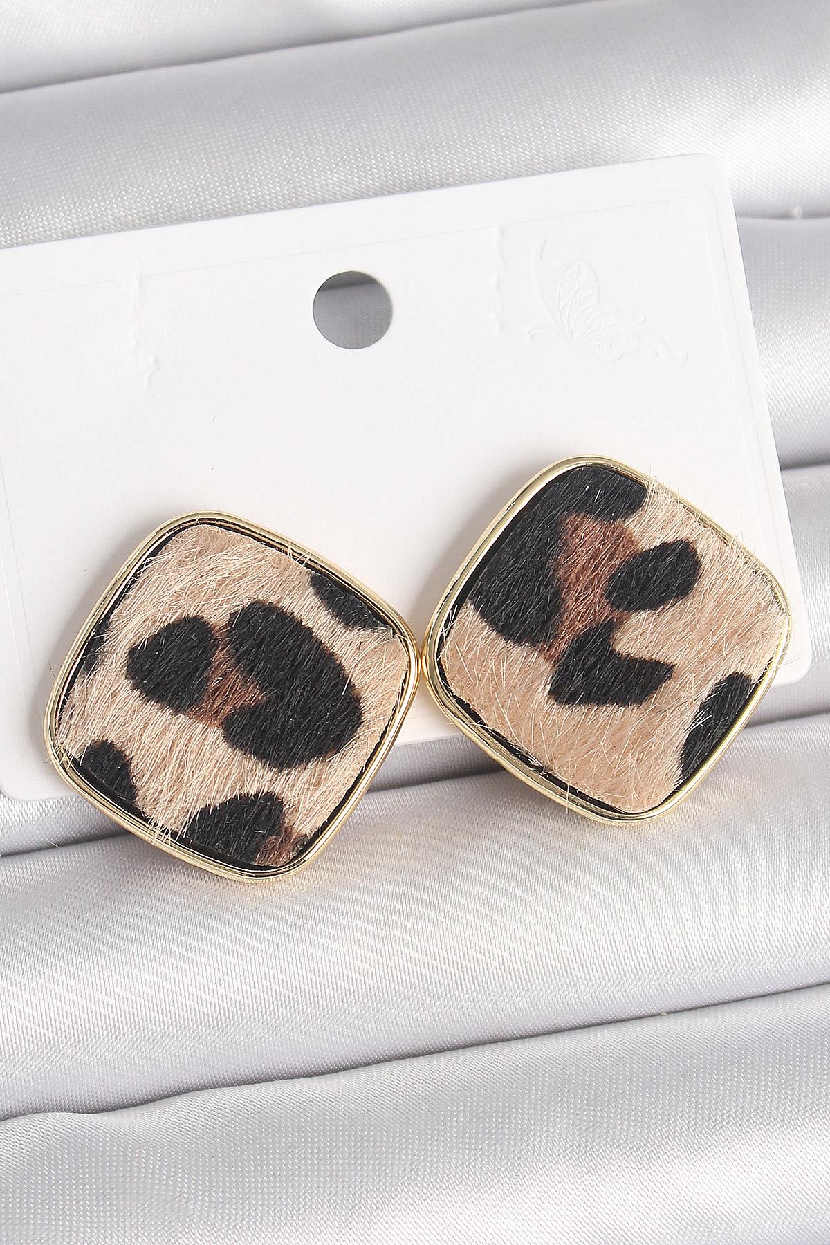 Pirinç Gold Renk Kare Leopar Model Kadın Küpe