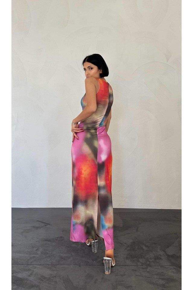 Bej Batik Desenli Elbise