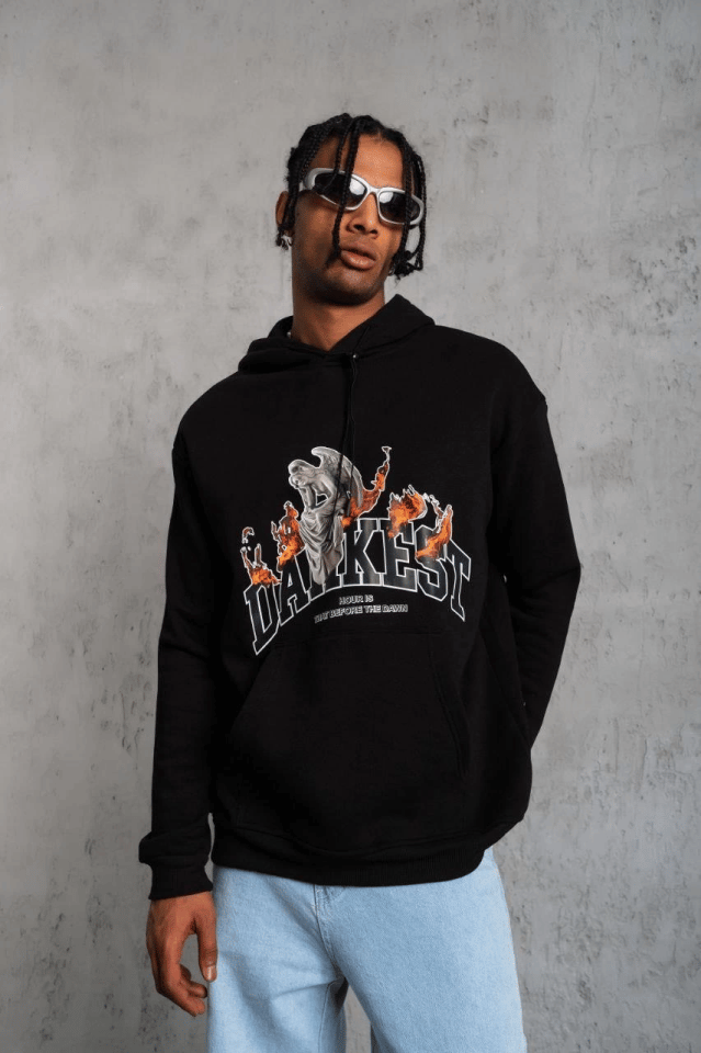 Erkek Oversize Kapüşonlu Sweatshirt – Siyah Renk Üç İplik İçi Pamuklu Kanguru Cepli Baskılı Hoodie Rahat Kalıp Kışlık Günlük Kombinlere Uygun - Siyah