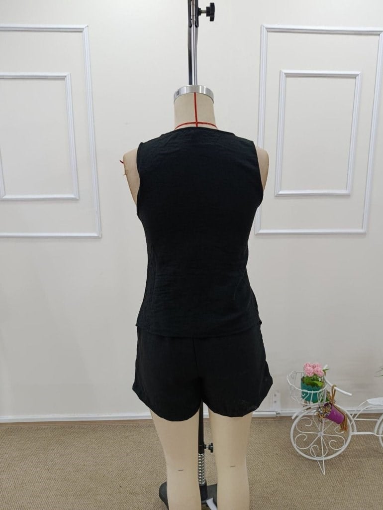 Kadın Askılı önü Düğmeli Asimetrik Detaylı Bluz Ve Astarlı Short Ikili Takım