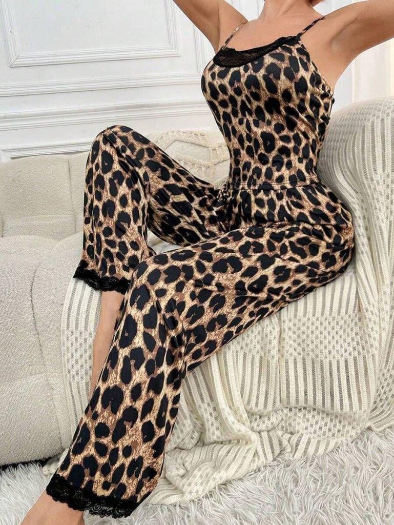 Kadın Ip Askılı Yakası Dantelli Bluz Ve Pijama Sandy Ikili Takım