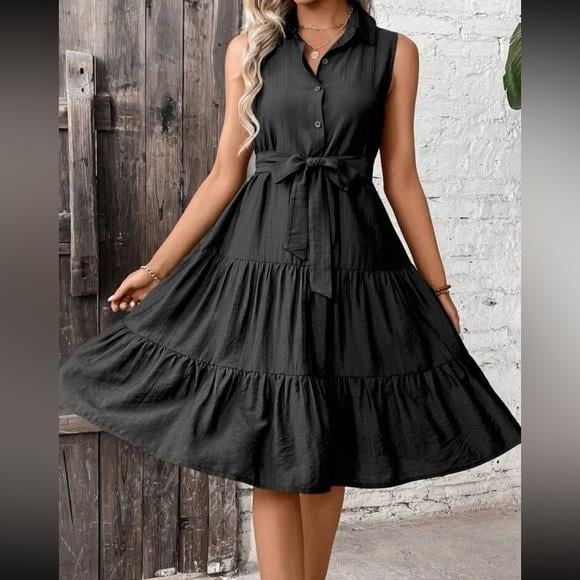 Kadın Kısa Kollu Gömlek Yaka Düğmeli Beli Kuşaklı Katlı Dokuma Midi Elbise